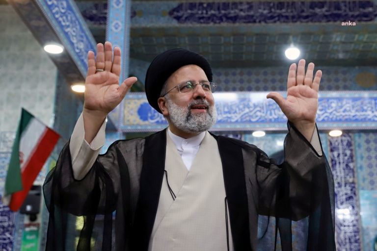 İran'da Reisi ve Abdullahiyan'ın ölümünün ardından 5 günlük resmi yas ilan edildi