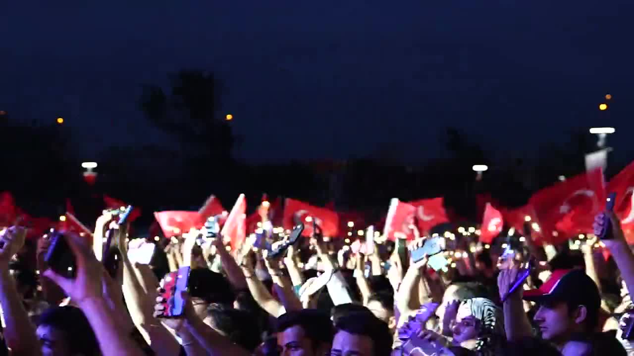 Mansur Yavaş ve on binlerce Başkentli, 19 Mayıs coşkusunu birlikte yaşadı