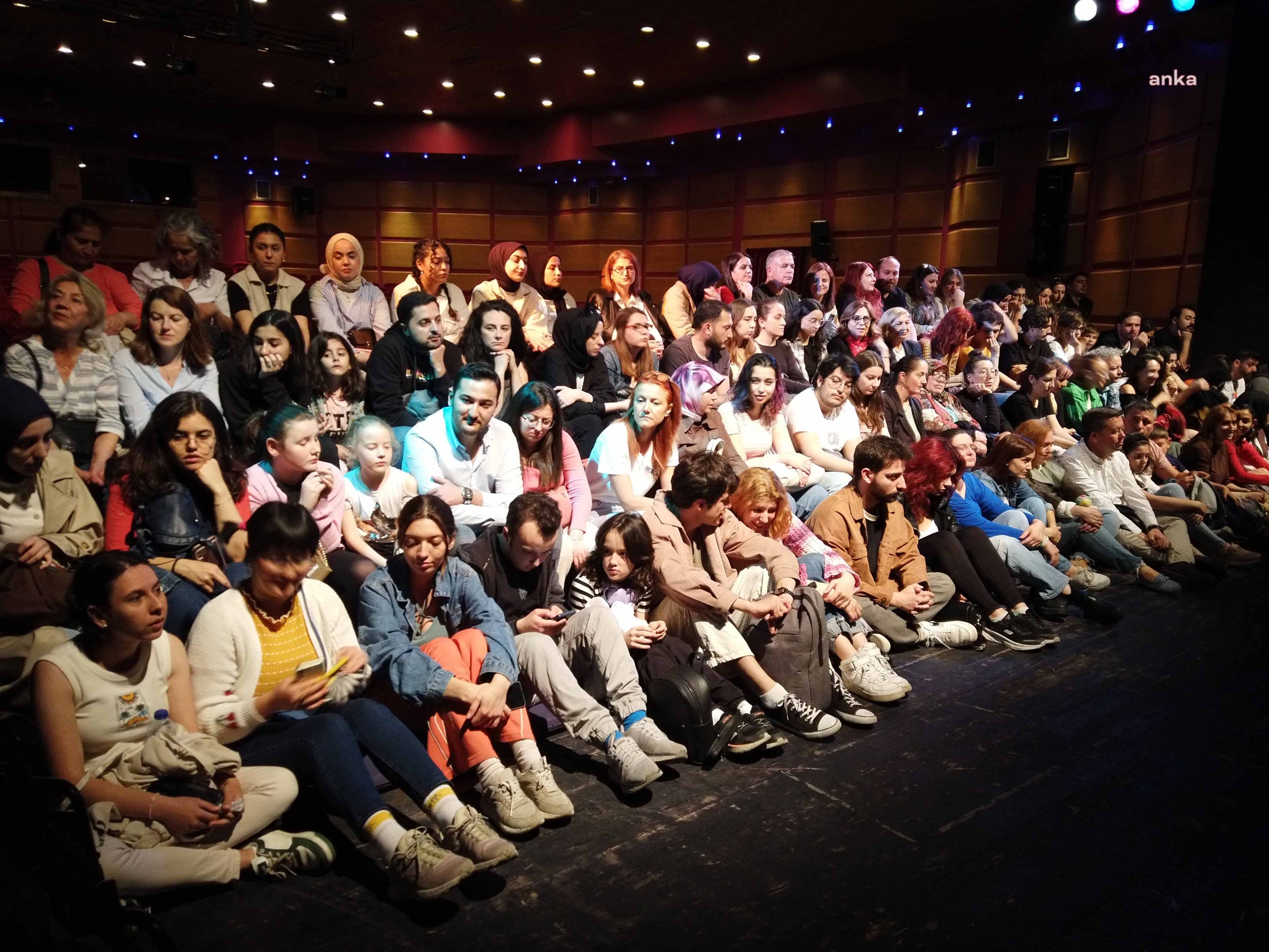 Eskişehir Büyükşehir Belediyesi Gençlik Sahnesi’nden 19 mayıs’a özel gösterim