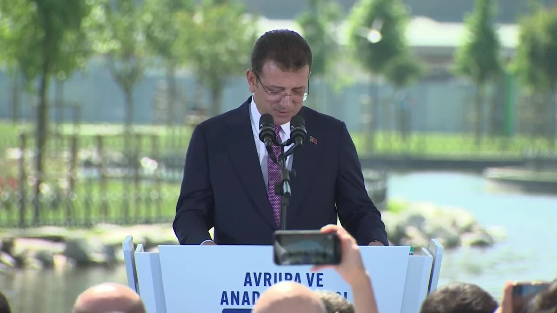 İstanbul Büyükşehir Belediye Başkanı İmamoğlu: "Umarım bütün kamu kurum ve kuruluşları insanımızın mutluluğu ve huzuru için çalışır"