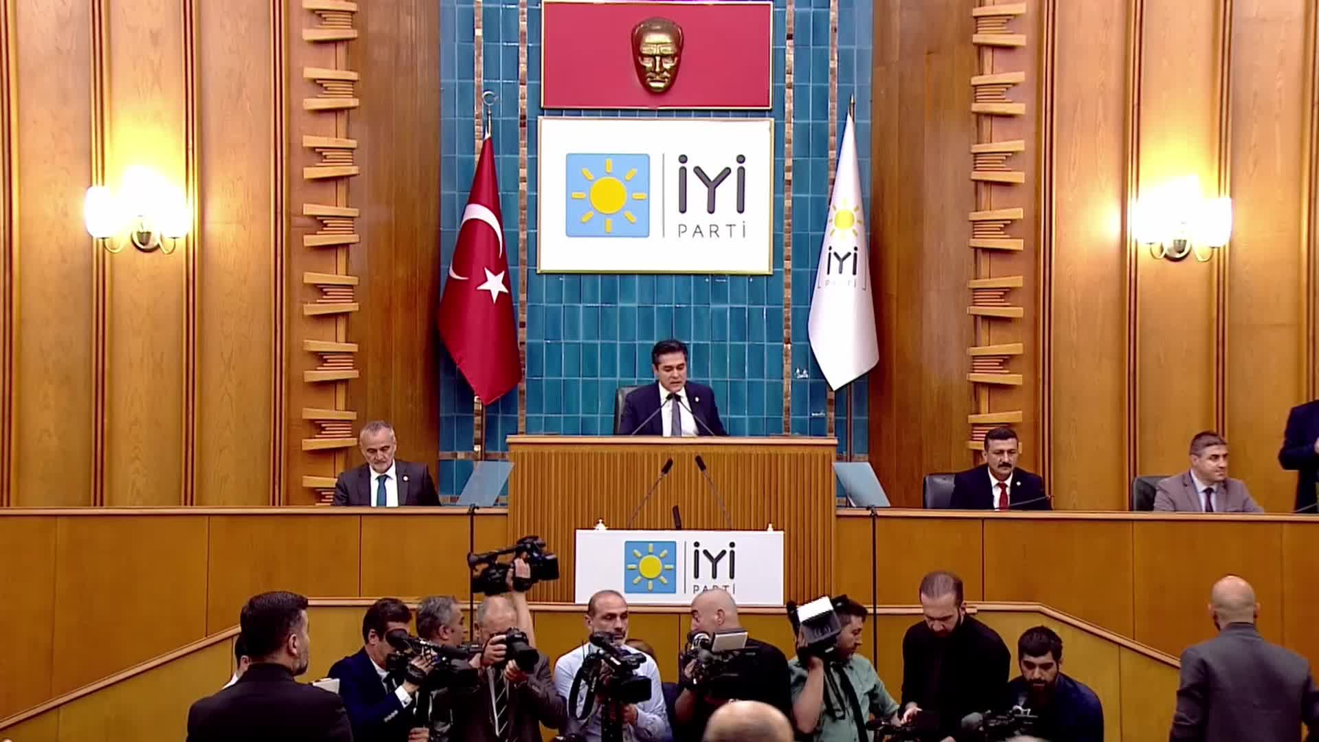 İYİ Parti grup toplantısı... (2) Dervişoğlu'ndan "çözüm süreci" hatırlatmalı Kobani Davası yorumu: "Sanıklar ve iktidarın temsilcileri önce uzlaşmaya oturdular, sonra bozuştular"