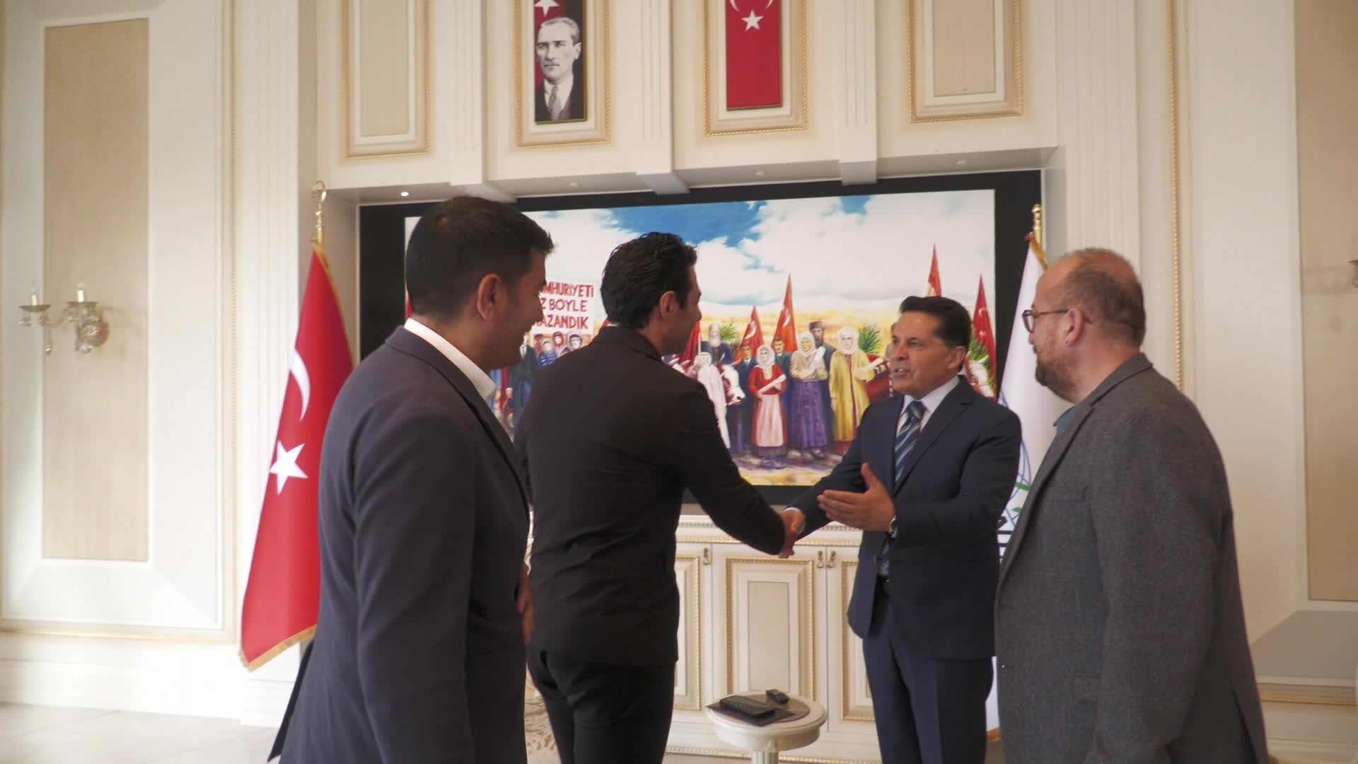 Oyuncu Mert Fırat, kültür sanat çalışmalarını, Esenyurt’ta yürütecek