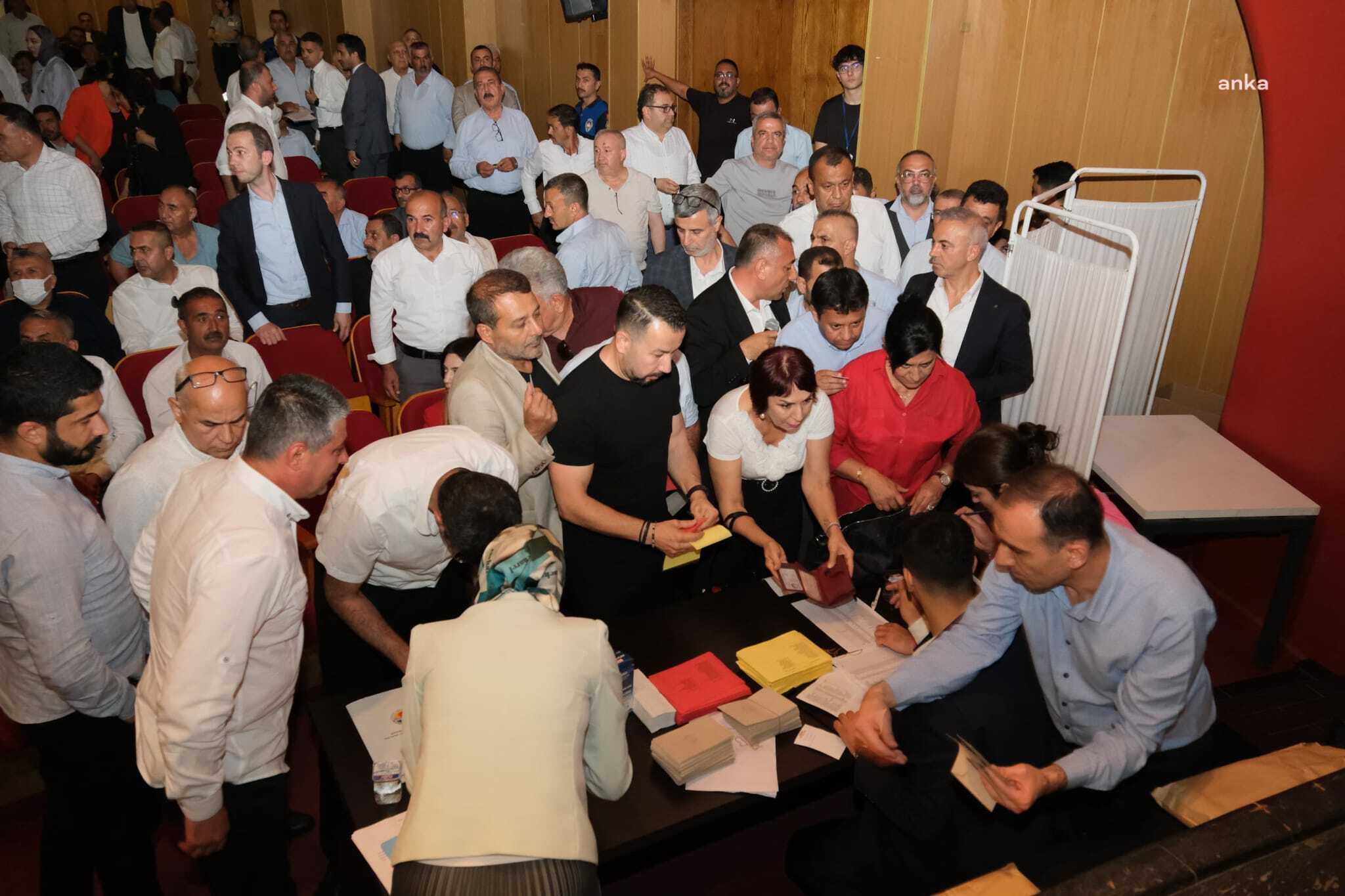Adana'da Türkiye Belediyeler Birliği meclis üyeliği seçimi yapıldı