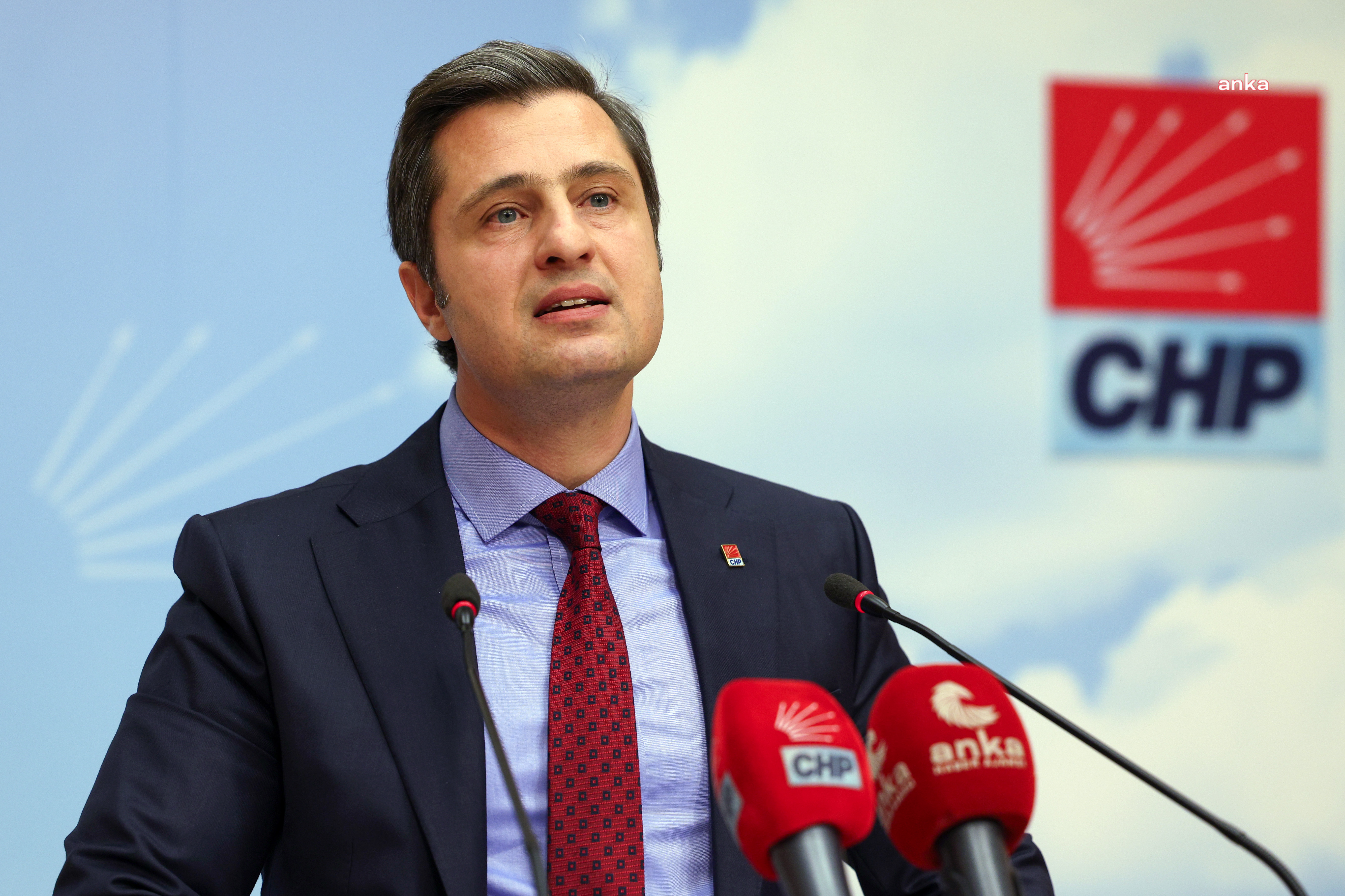 CHP’den ''emekli desteklerine'' tepki... Deniz Yücel: "Emekliyi 10 bin liraya mahkum edenler utanmadan 2024’ü 'emekli yılı' ilan ettiler"