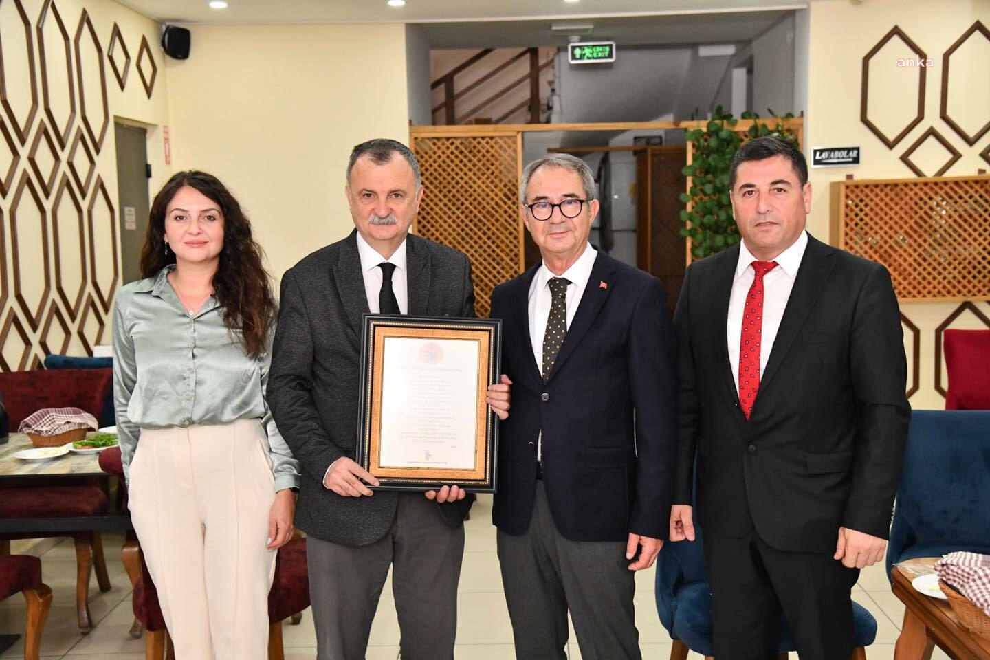 Yunusemre Belediye Başkanı Balaban, esnafla buluştu