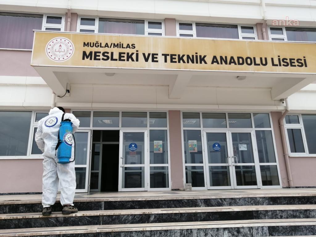 MUĞLA BÜYÜKŞEHİR, OKULLARI VE SERVİS ARAÇLARINI DEZENFEKTE EDİYOR