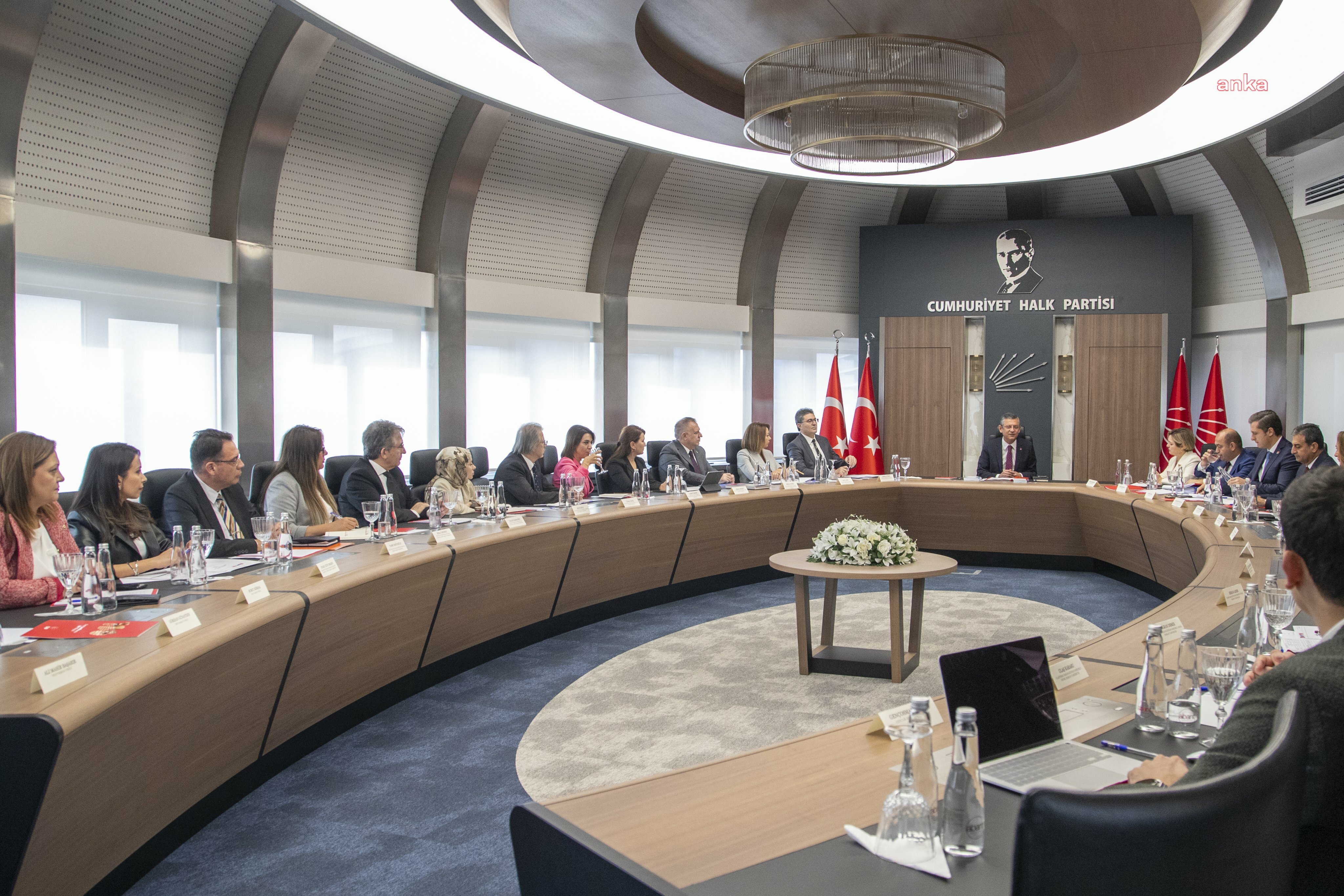CHP  MYK toplantısı sona erdi