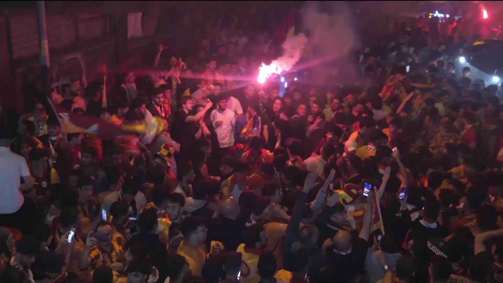 Florya'da "Erik Dalı"yla şampiyonluk kutlaması
