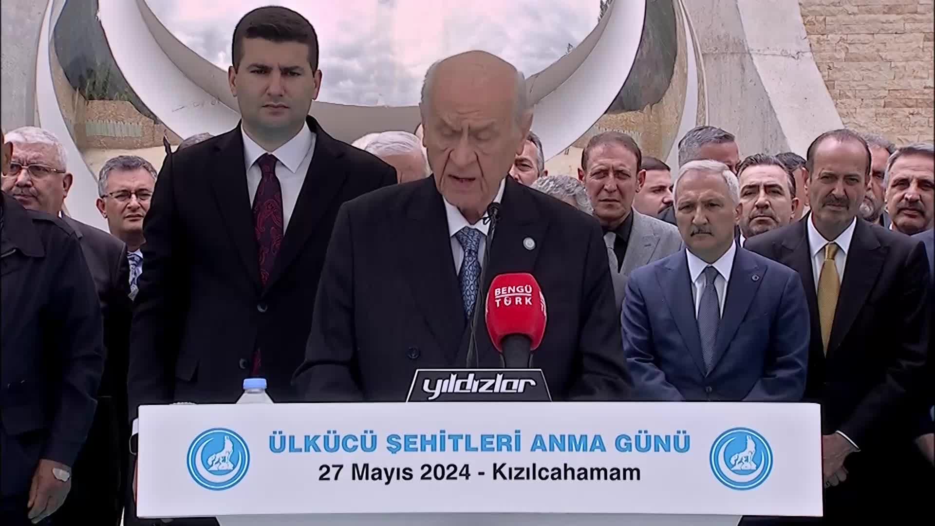 Devlet Bahçeli:  Haksız ve hayasız iddialarda bulunan, şerefsizliğin kisvesine bürünen kimler varsa, mahkemede dinlenmelerini, ifadelerinin alınmasını isteyeceğiz