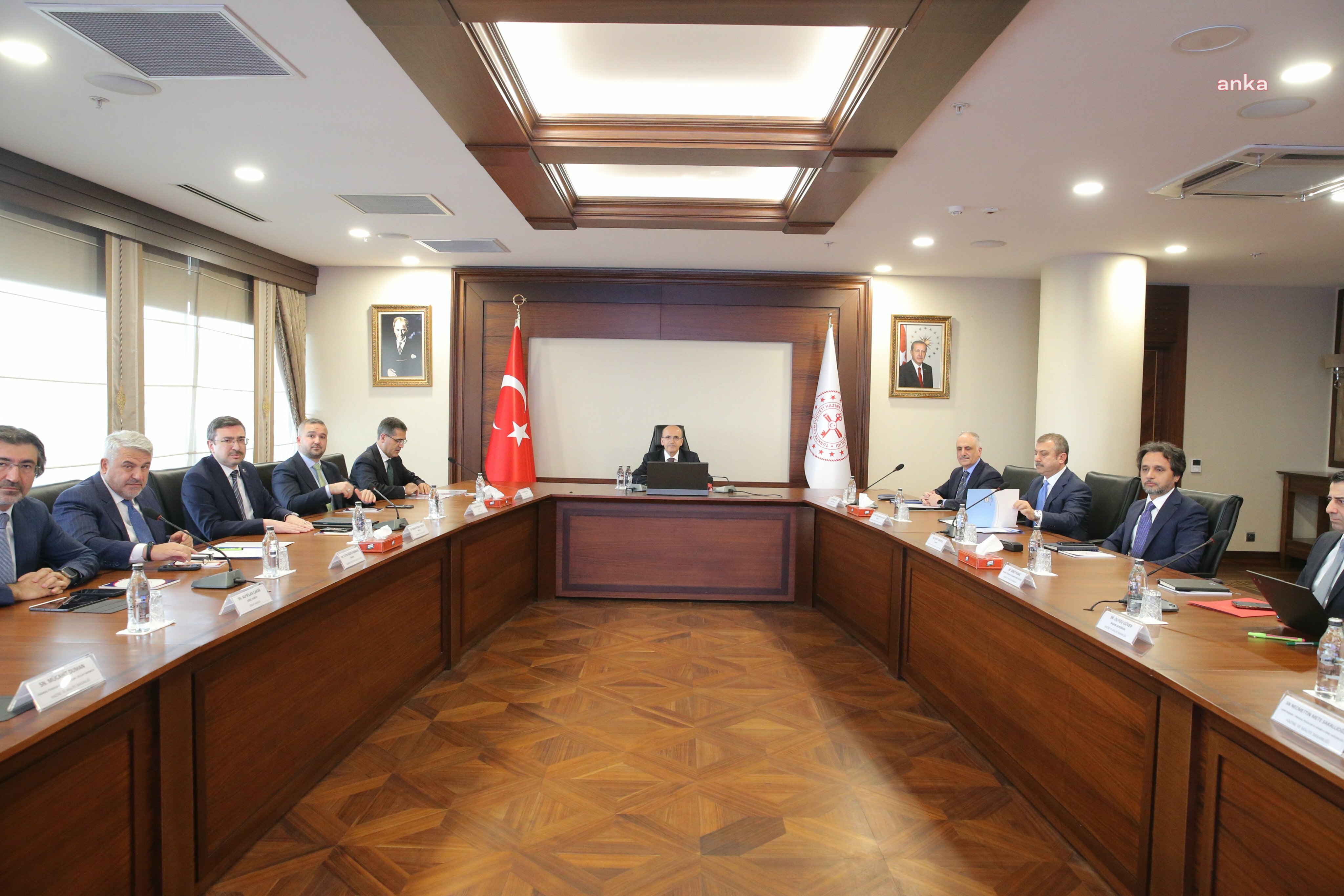 Finansal İstikrar Komitesi, Mehmet Şimşek başkanlığında toplandı: “Dezenflasyon sürecinde alınabilecek ilave tedbirlere ilişkin istişarelerde bulunuldu”
