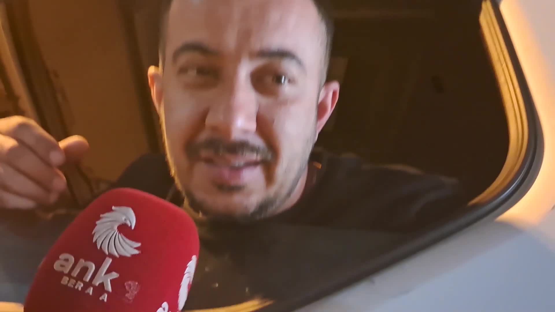 Sarp Sınır Kapısı'nda taksicilik yapan Resul yazıcı: "Burada denetim olmadığı için Rize’den, Trabzon’dan gelip korsan taksicilik yapanlar var”