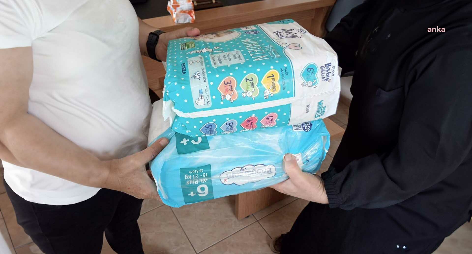İzmir Bayraklı’da 8 bin 500 haneye 51 bin hijyen paketi dağıtıldı