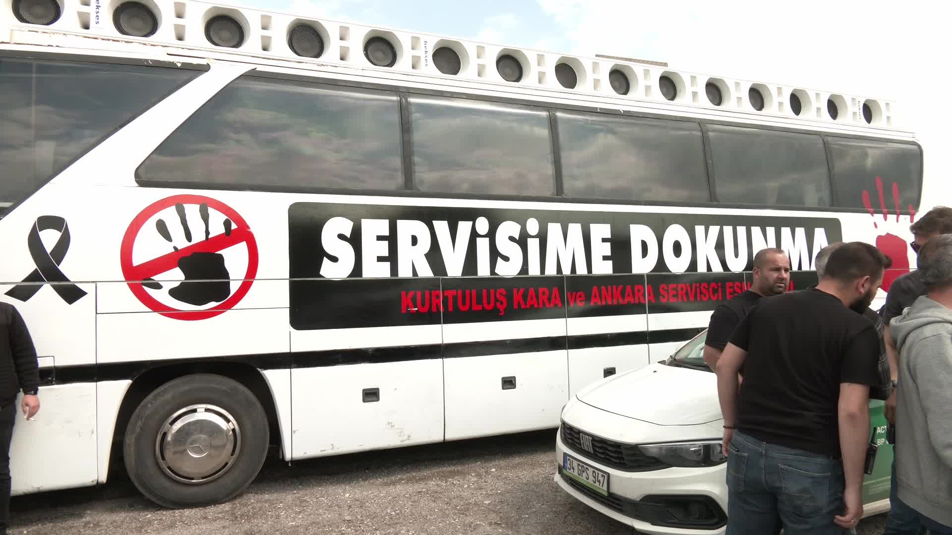 Servisçiler, tasarruf tedbirleri ile servislerin kaldırılmasını protesto etti: "Araçlarımızı mı yakalım buna lütfen bizi mecbur etmeyin"