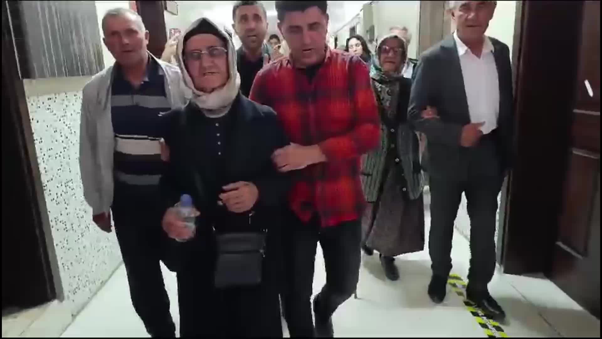 Denizli'de arazisini savunurken şirket yetkililerini darp ettiği iddiasıyla yargılanan 75 yaşındaki Hatice Kocalar'a para cezası verildi