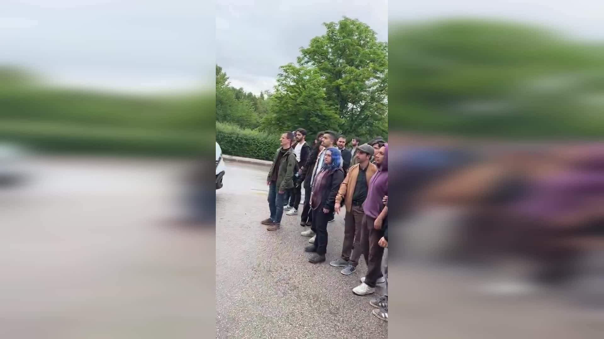 ODTÜ'de öğrencilerin Devrim Stadyumu'nda yapacağı şenliği engelleme çabası CHP heyetine takıldı
