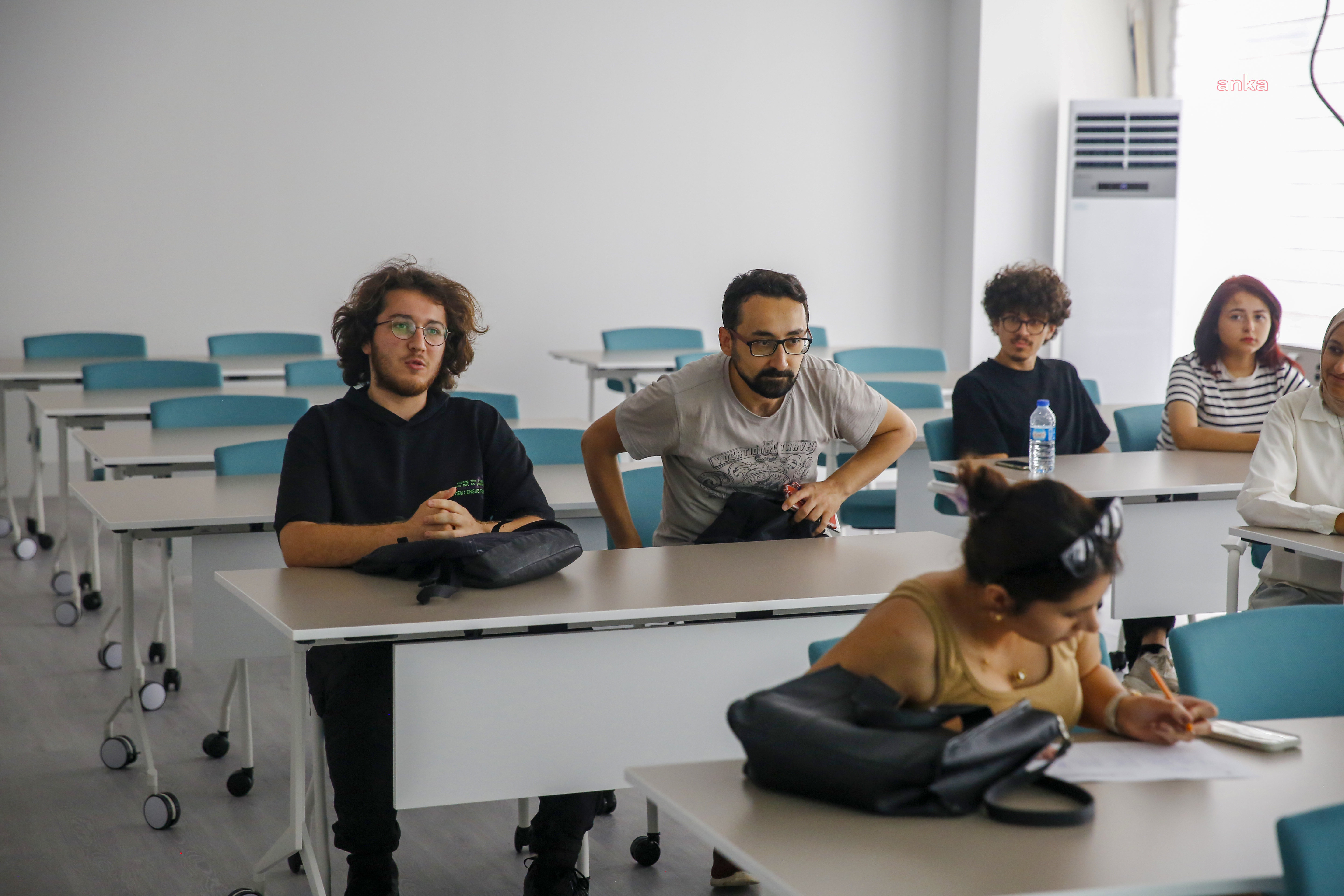 Antalya Büyükşehir Belediyesi’nin Girişimcilik Merkezi’nden gençlere “CV Hazırlama Eğitimi”