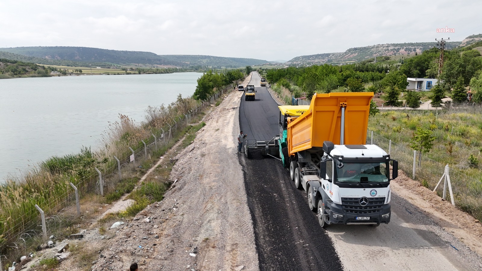 Eskişehir Büyükşehir'in yol çalışmaları sürüyor