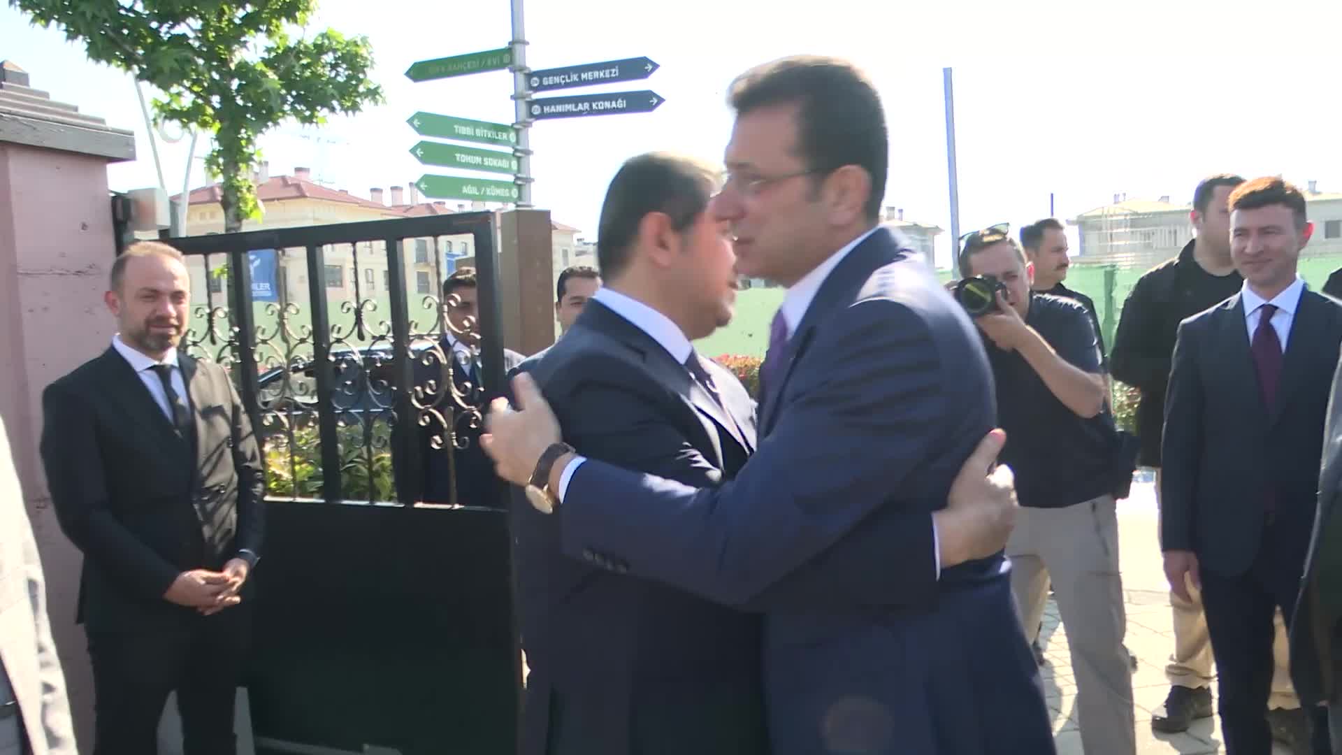 AK Partili Esenler Belediye Başkanı Göksu’ya tebrik ziyaretinde bulunan İmamoğlu:  “Atacağımız her iyi adım Türkiye’de örnek olacaktır”