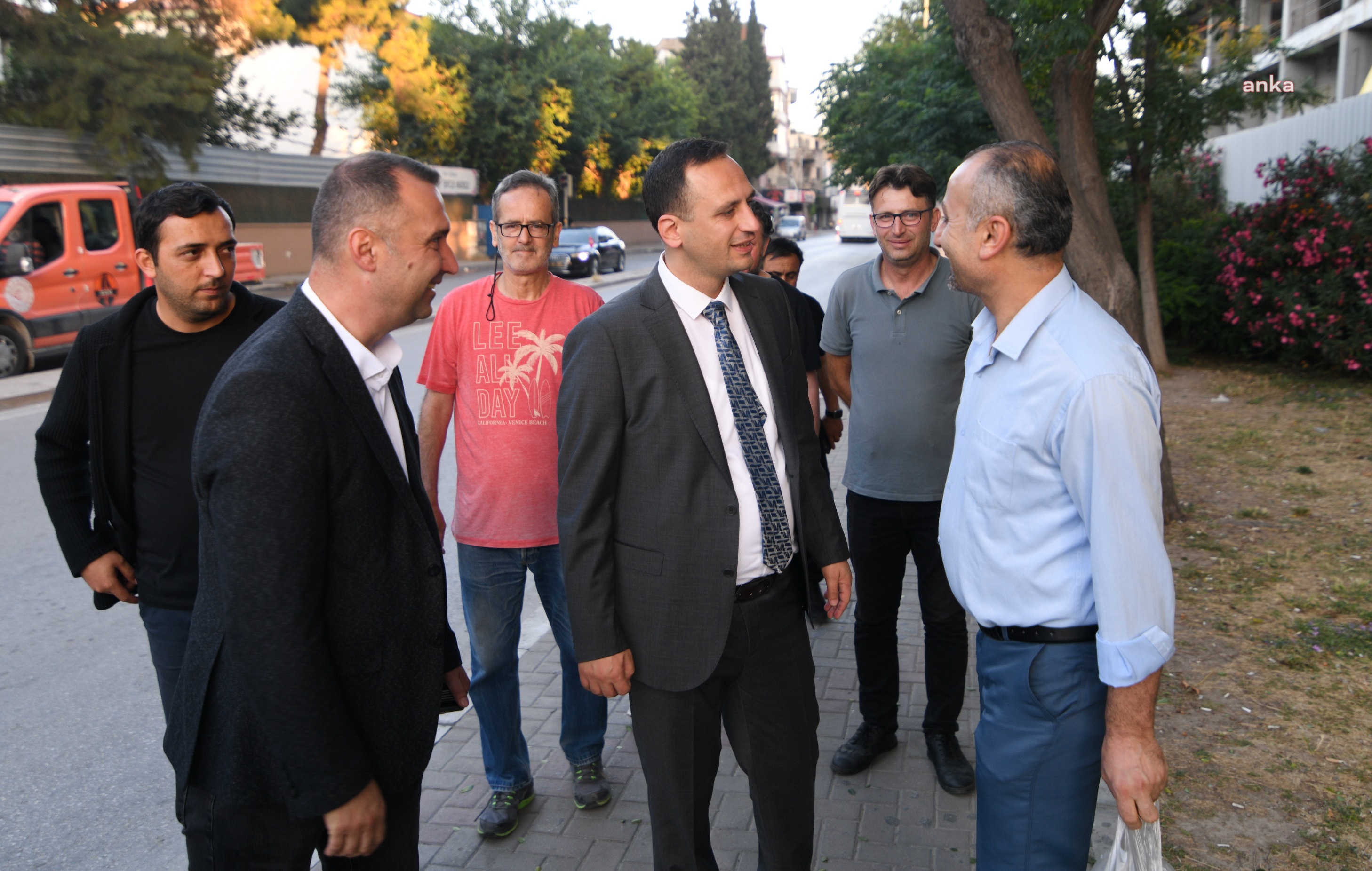 Bornova Belediye Başkanı Ömer Eşki, 40 günde 45 mahalle gezdi