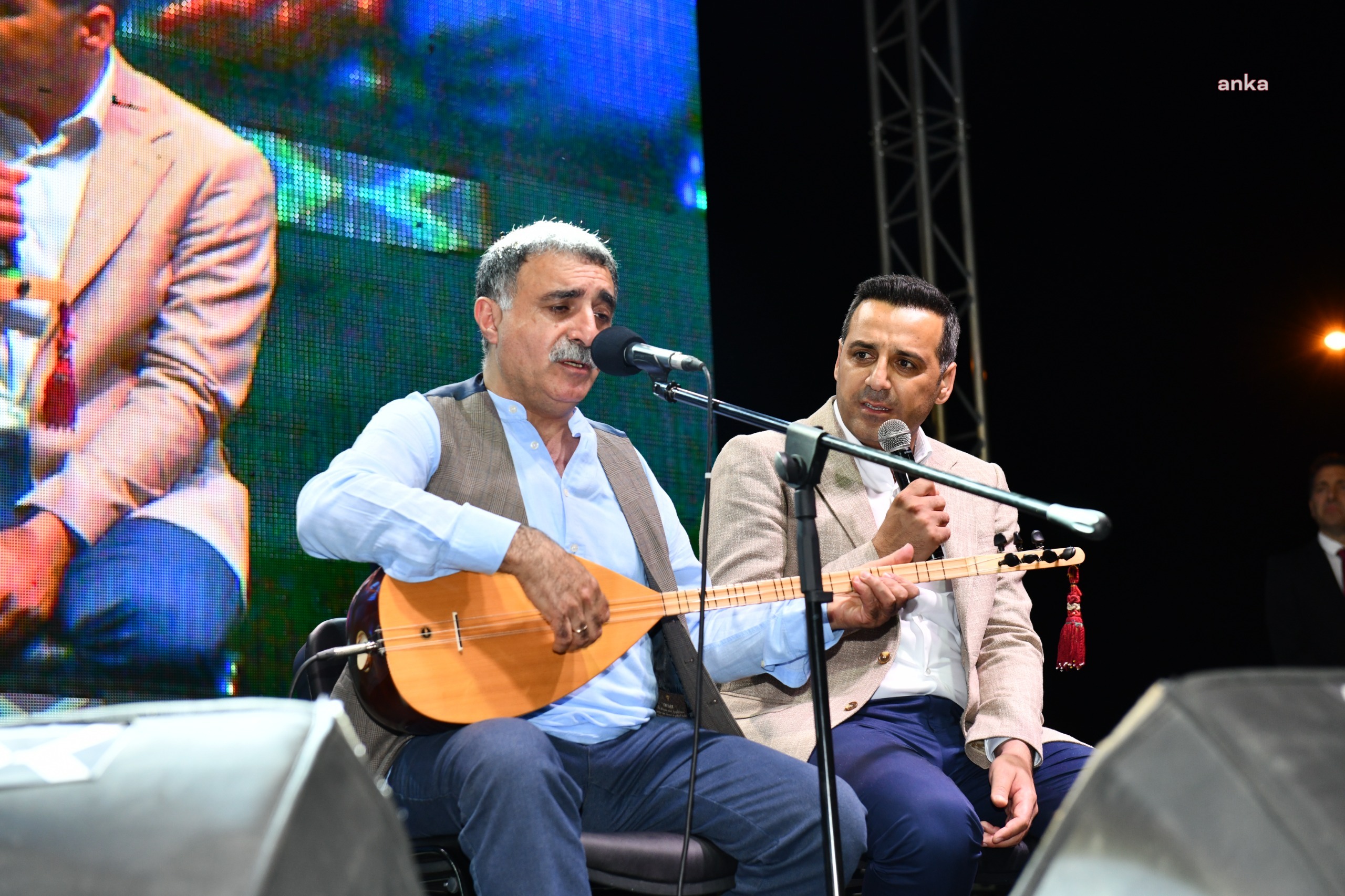 Çiğli, Erdal Erzincan ile yaza 'merhaba' dedi