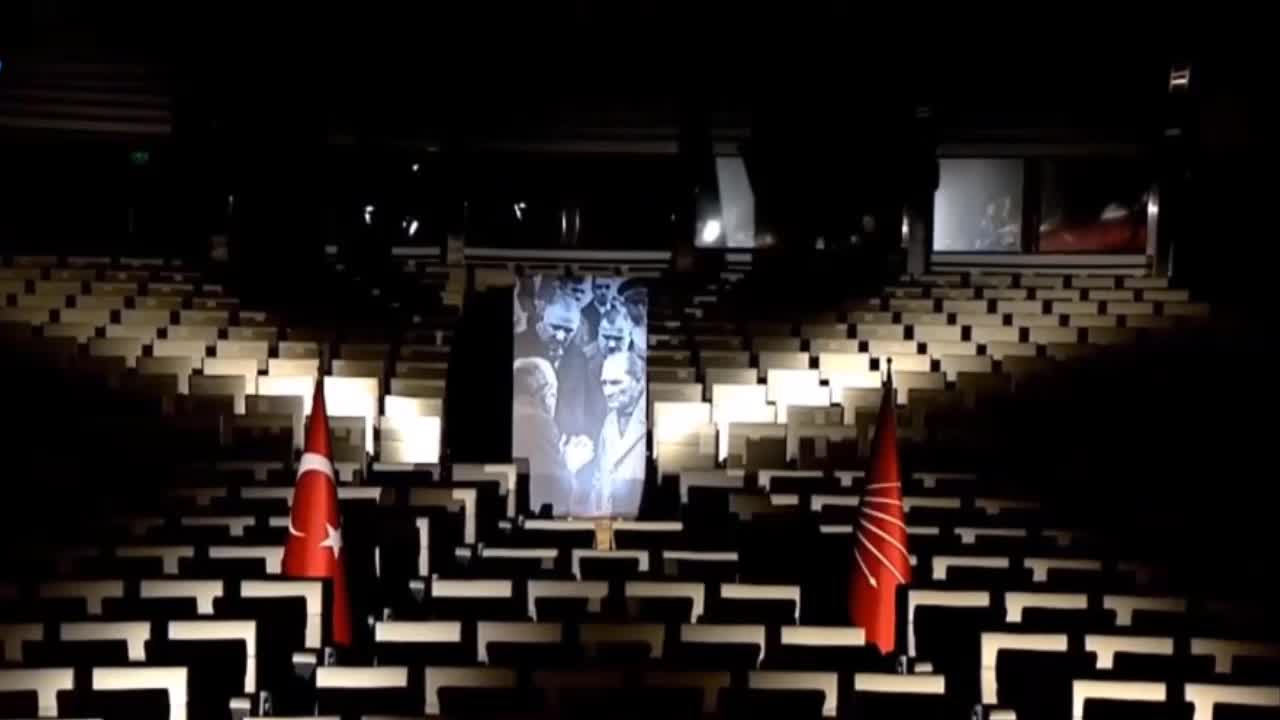 KILIÇDAROĞLU'NDAN "EĞİLME" FOTOĞRAFI YORUMU:  ERDOĞAN BİRAZ EZİK. BİR ŞEYLER TALEP ETMEYE GİDEN RUH HALİ