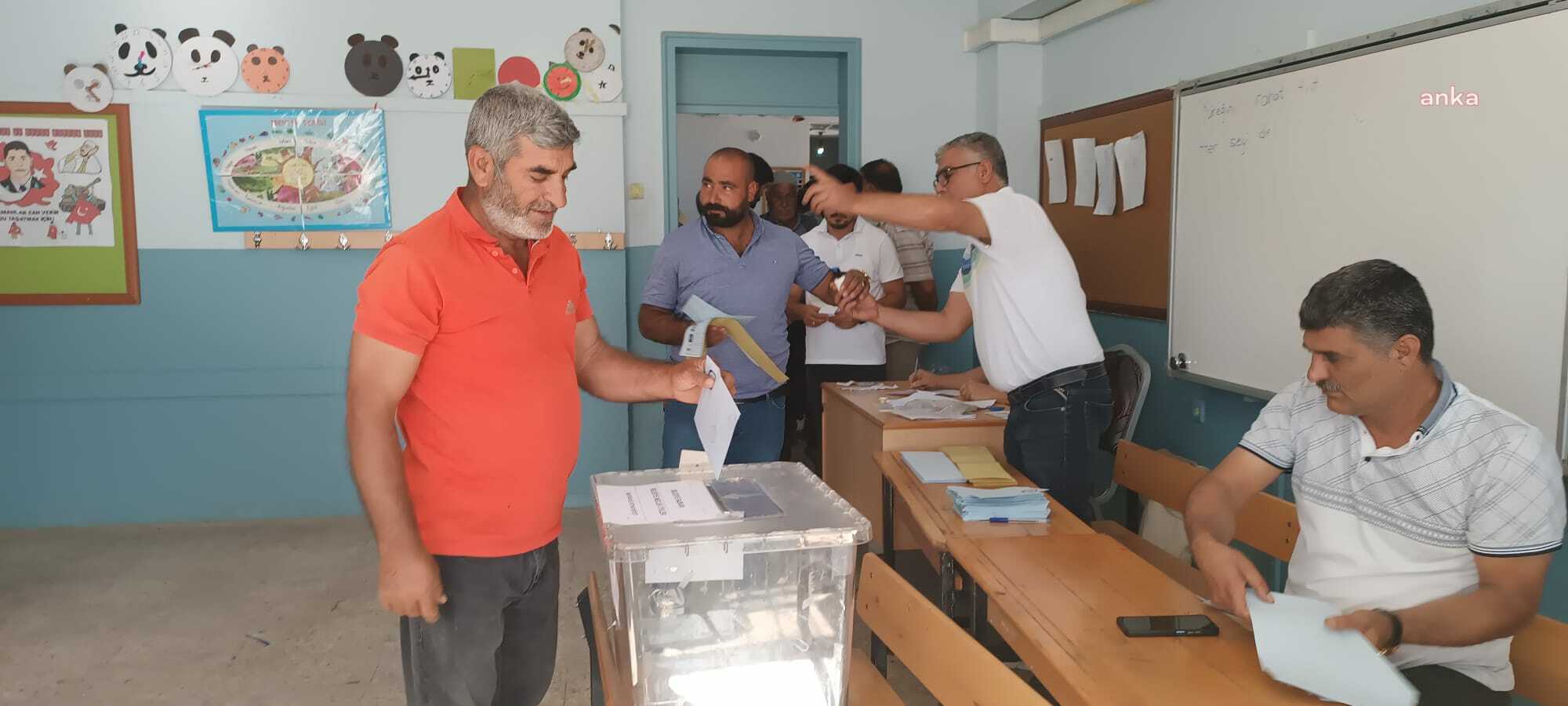 Seçimlerin yenilendiği Hilvan’da oy kullanma işlemi başladı
