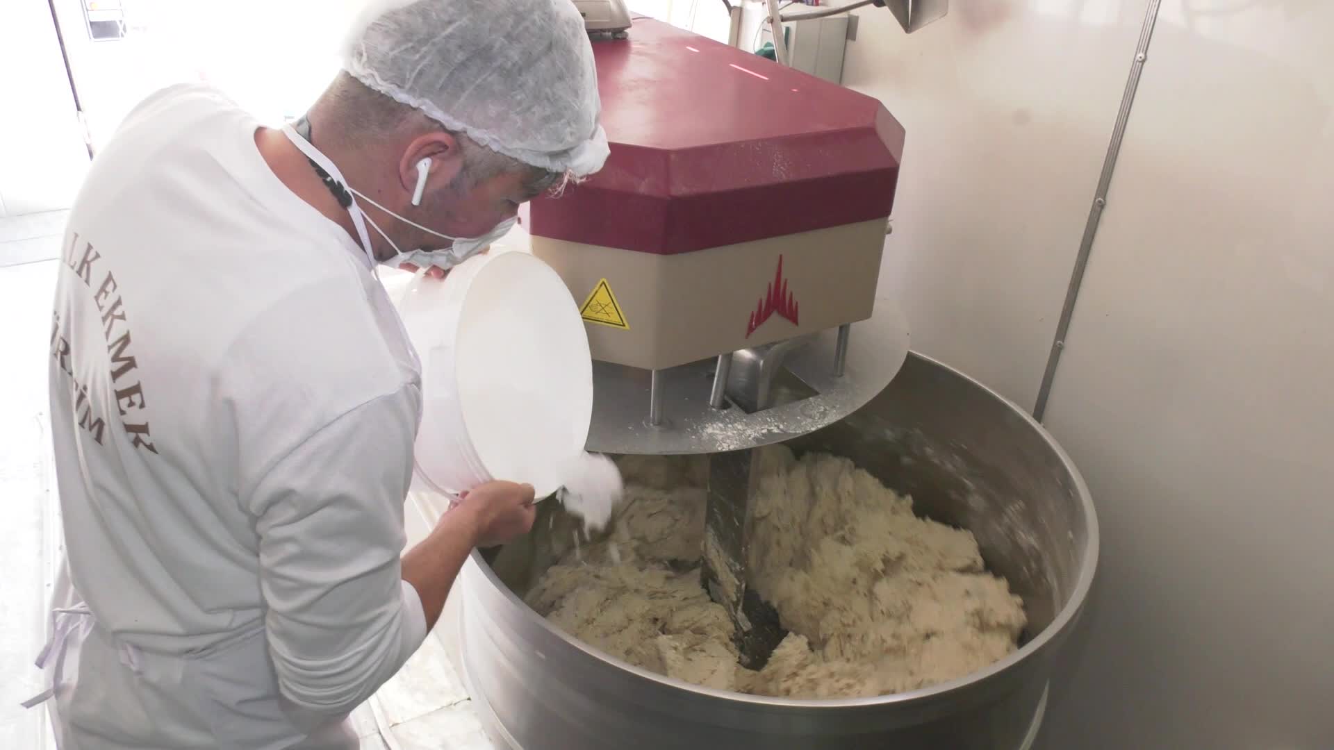 HALK EKMEK MOBİL EKMEK FIRINI İLE BAŞKENT YOLLARINDA