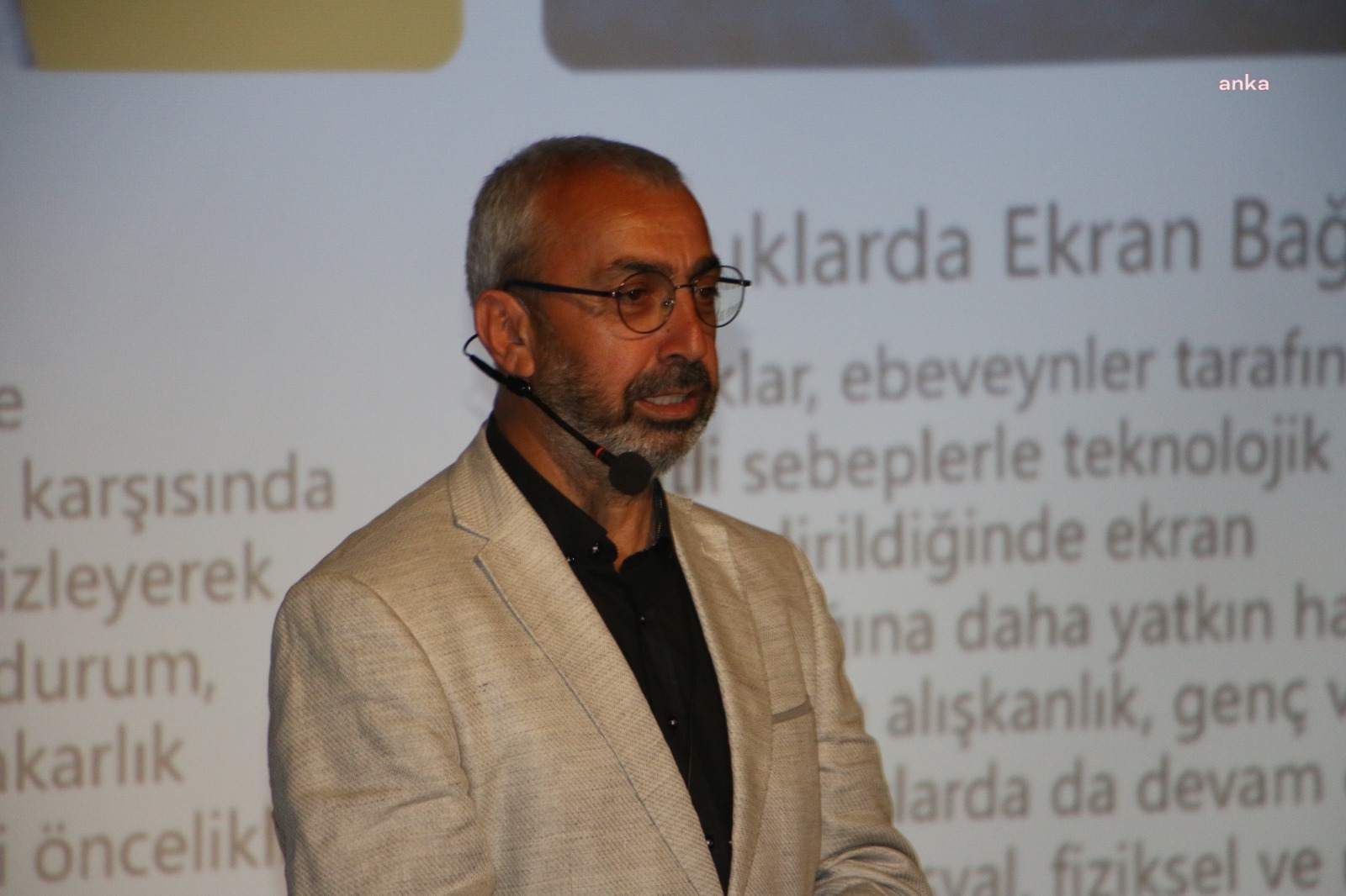 Kartal’da internetin çocuklar üzerindeki zararlı etkileri masaya yatırıldı