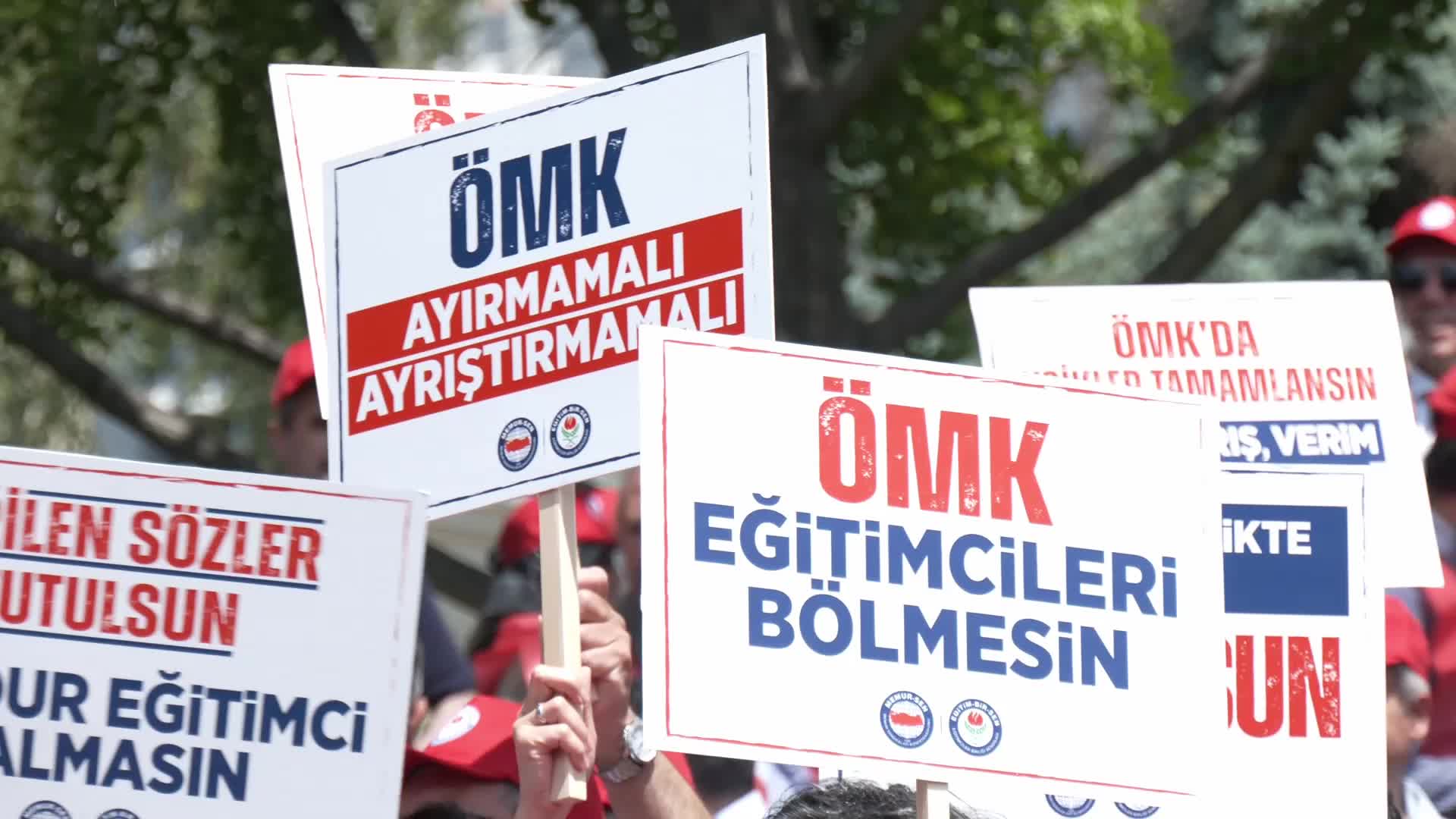 Eğitim-Bir-Sen, TBMM önünde açıklama yaptı: "Öğretmenlik Meslek Kanunu kapsayıcı olmalı"