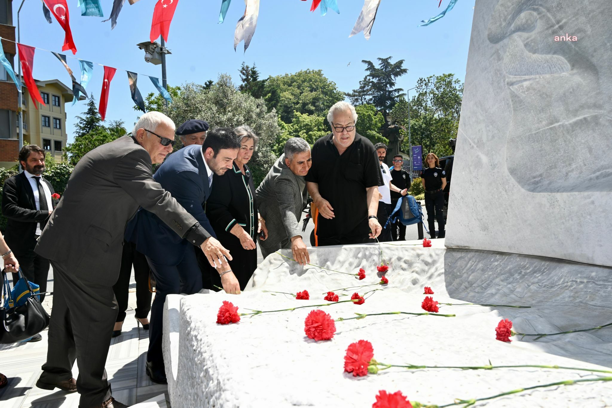 Usta şair Nazım Hikmet, Beşiktaş’ta düzenlenen törende anıldı