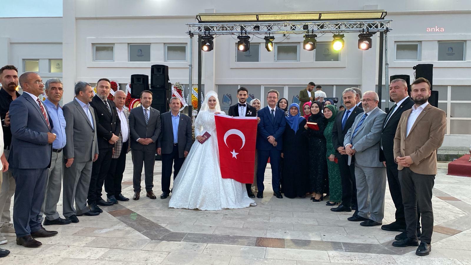 Yunusemre Belediyesi, şehit kardeşinin mutlu gününe ev sahipliği yaptı