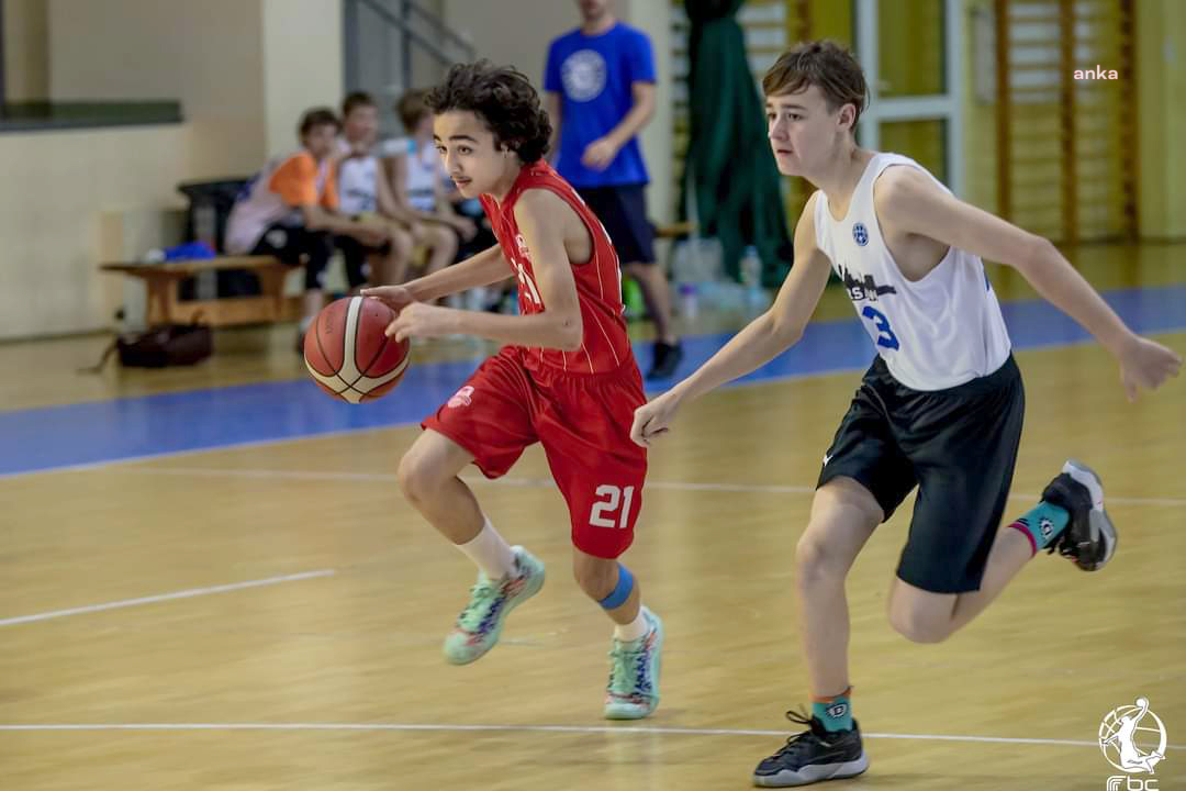 Muratpaşa Belediyespor Basketbol Takımı, Polonya'da parkeye çıktı