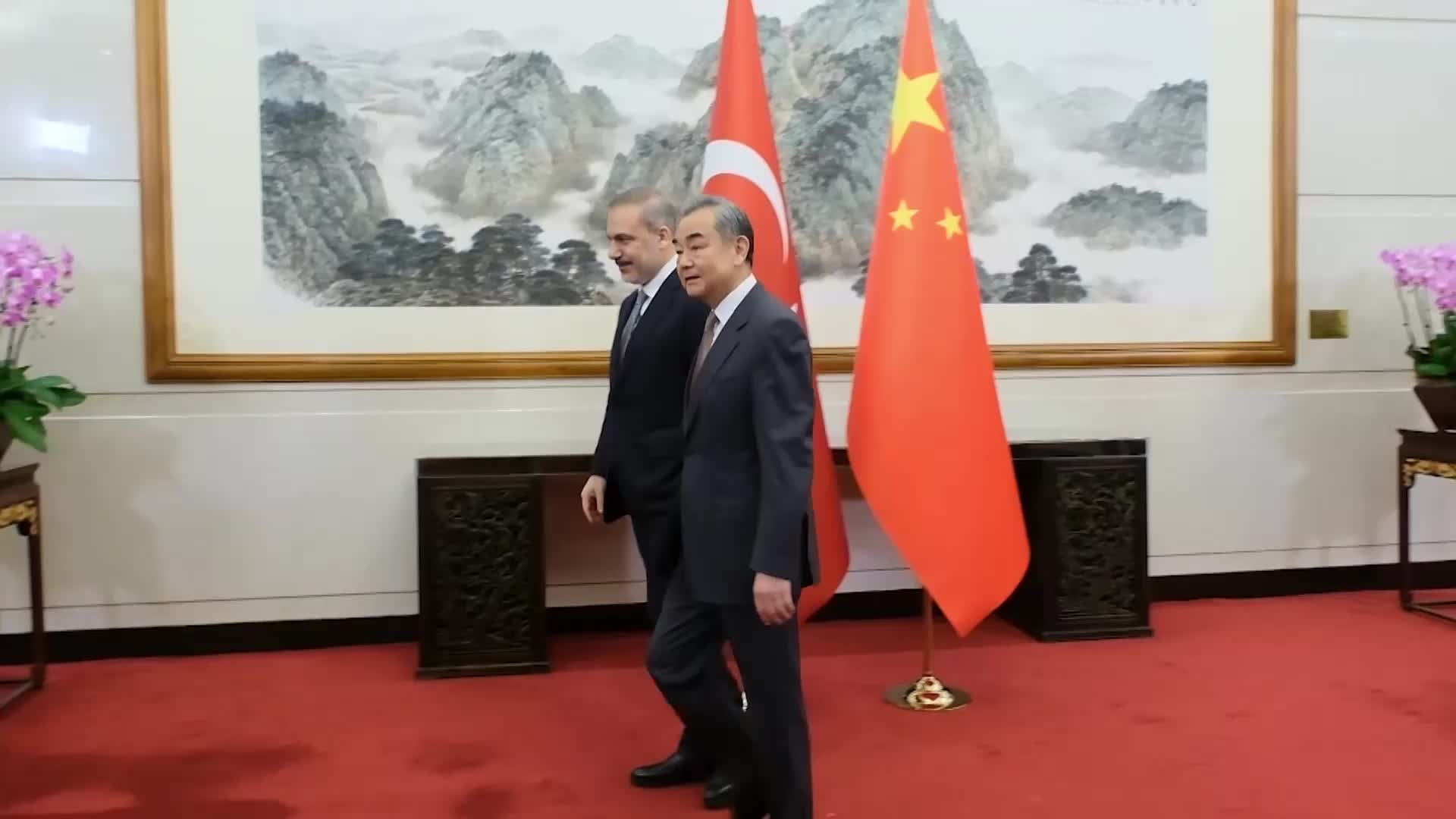 Hakan Fidan: Gazze'de ateşkes ve iki devletli çözüm için Çin ile çalışmaya devam edeceğiz