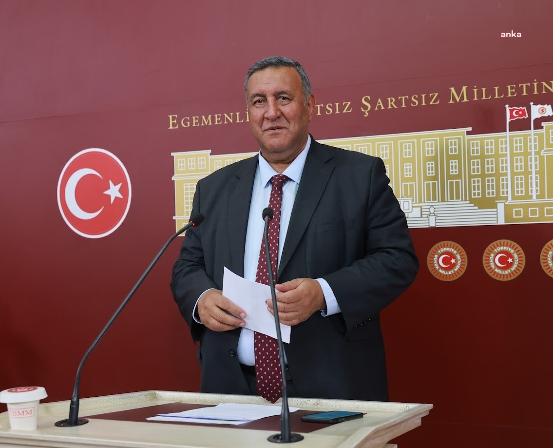 CHP Niğde Milletvekili Gürer'den Bakan Işıkhan'a tepki: "Emekli, maaşında iyileştirme istiyor, Bakan ranzalı yurtlarda tatil öneriyor"