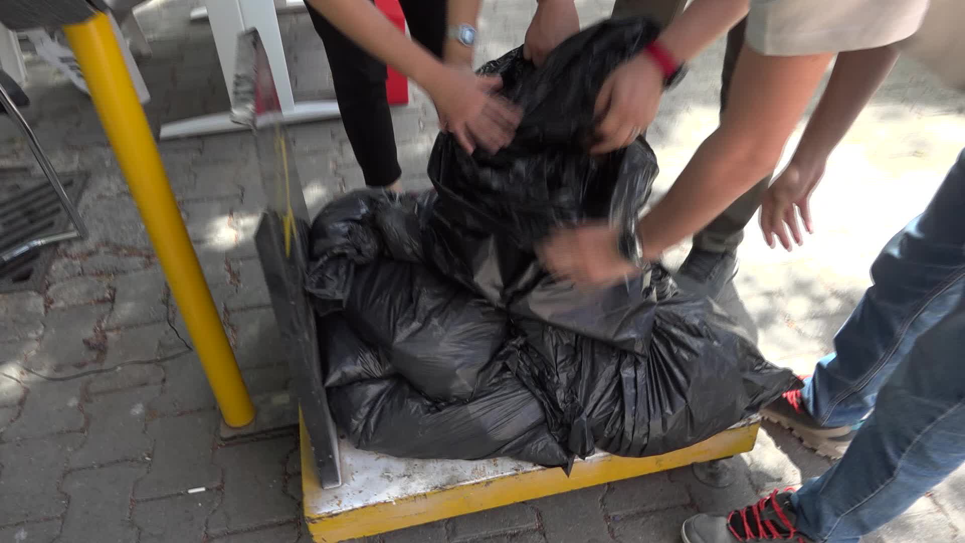 İzmir Büyükşehir Belediyesi’nin çevre dostu kampanyası sürüyor