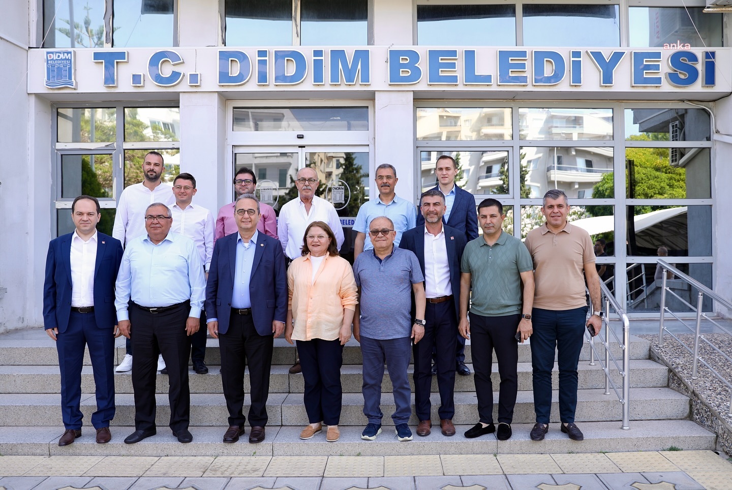 CHP'li vekillerden Didim Belediye Başkanı Gençay'a ziyaret