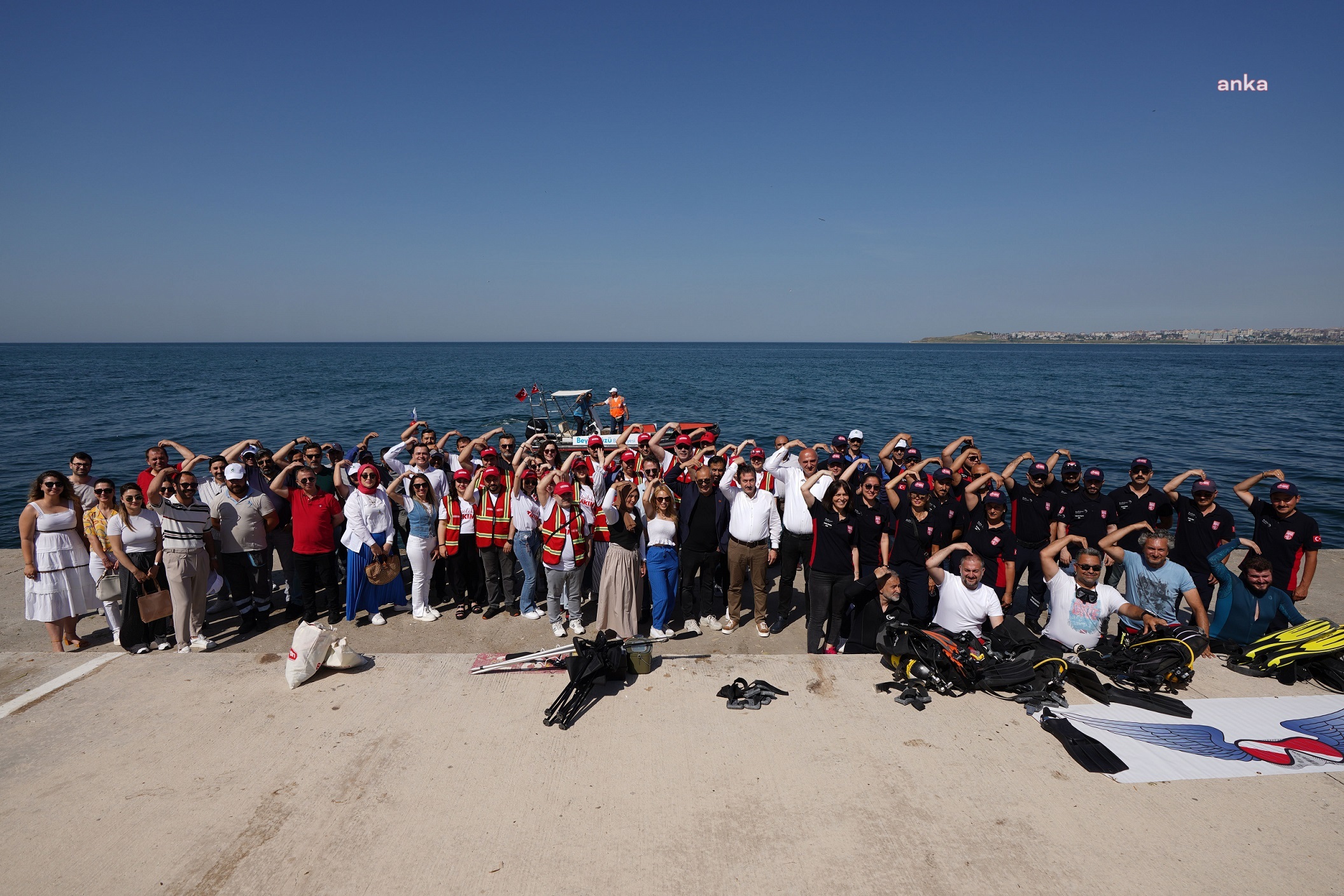 Beylikdüzü Belediyesi, kıyı ve deniz dibi temizliği yaptı