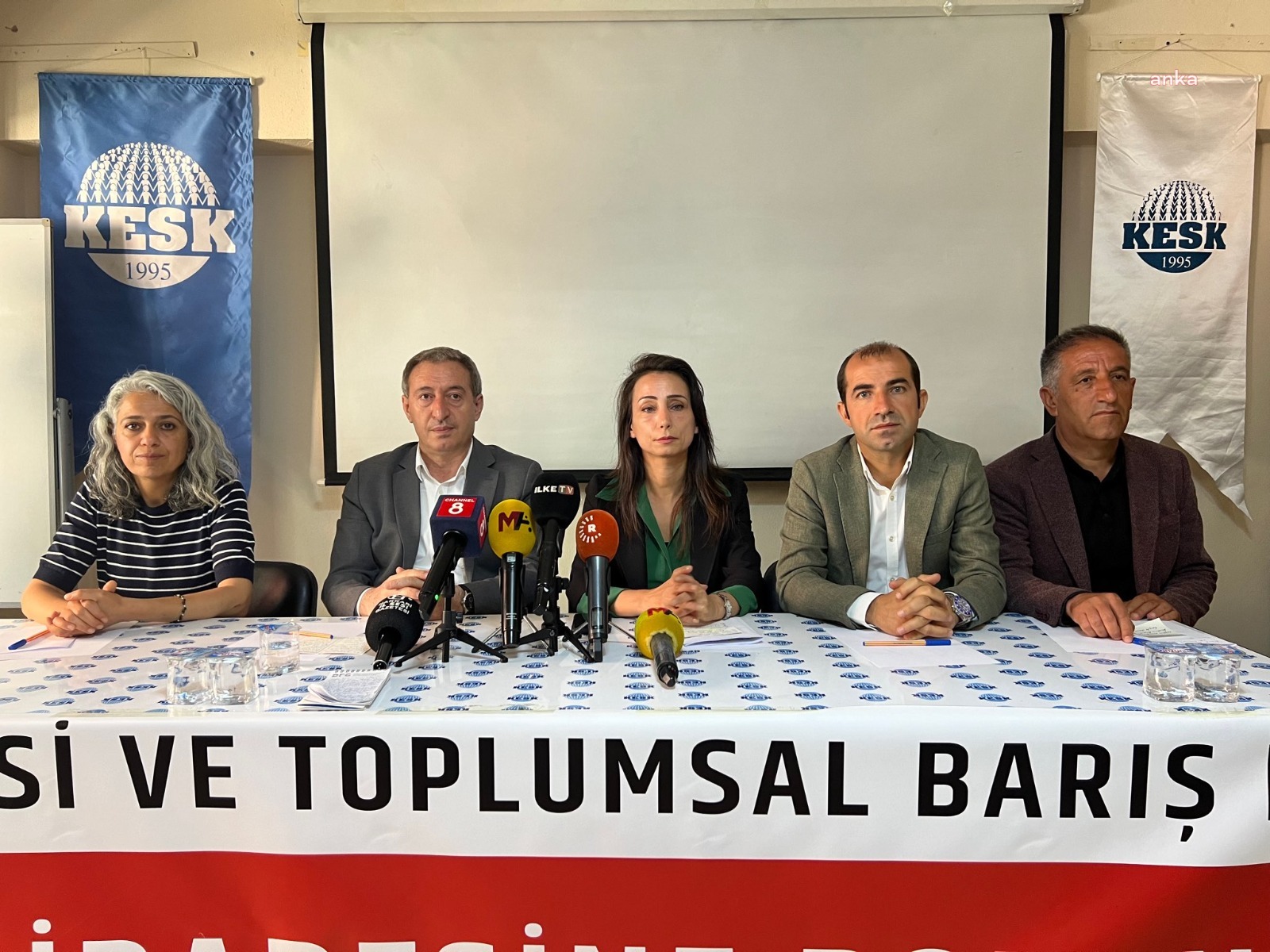 DEM Parti’den erken seçim çağrısı... Hatimoğulları: "Gayrimeşru saray yönetimi ve ortağı derhal istifa etmelidir. İstifa etmiyorlarsa Türkiye derhal erken seçime gitmelidir"