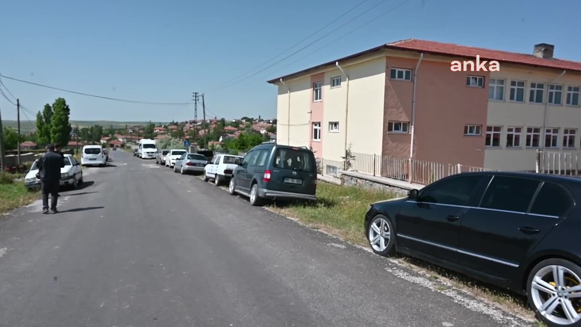 Özgür Özel, ''Buğday Mitingi''nde konuştu:  "Buğdaya yüzde 10 zam verenlere, bunu da tweet atarak söyleyenlere yazıklar olsun" (1)