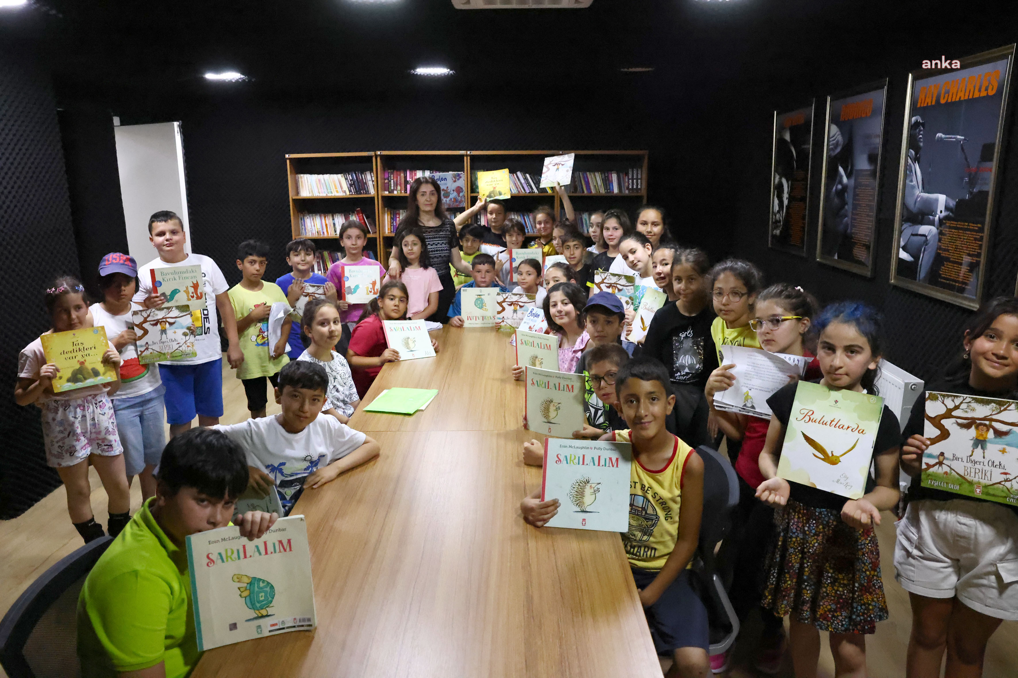 Minik öğrencilerden, Çankaya Belediyesi'nin Sesli Kütüphane'sine ziyaret