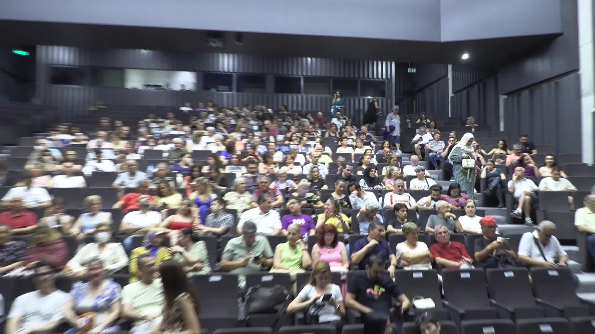 Muratpaşa Belediyesi ve Antalya Barosu'ndan 'Tiyatro Günleri'