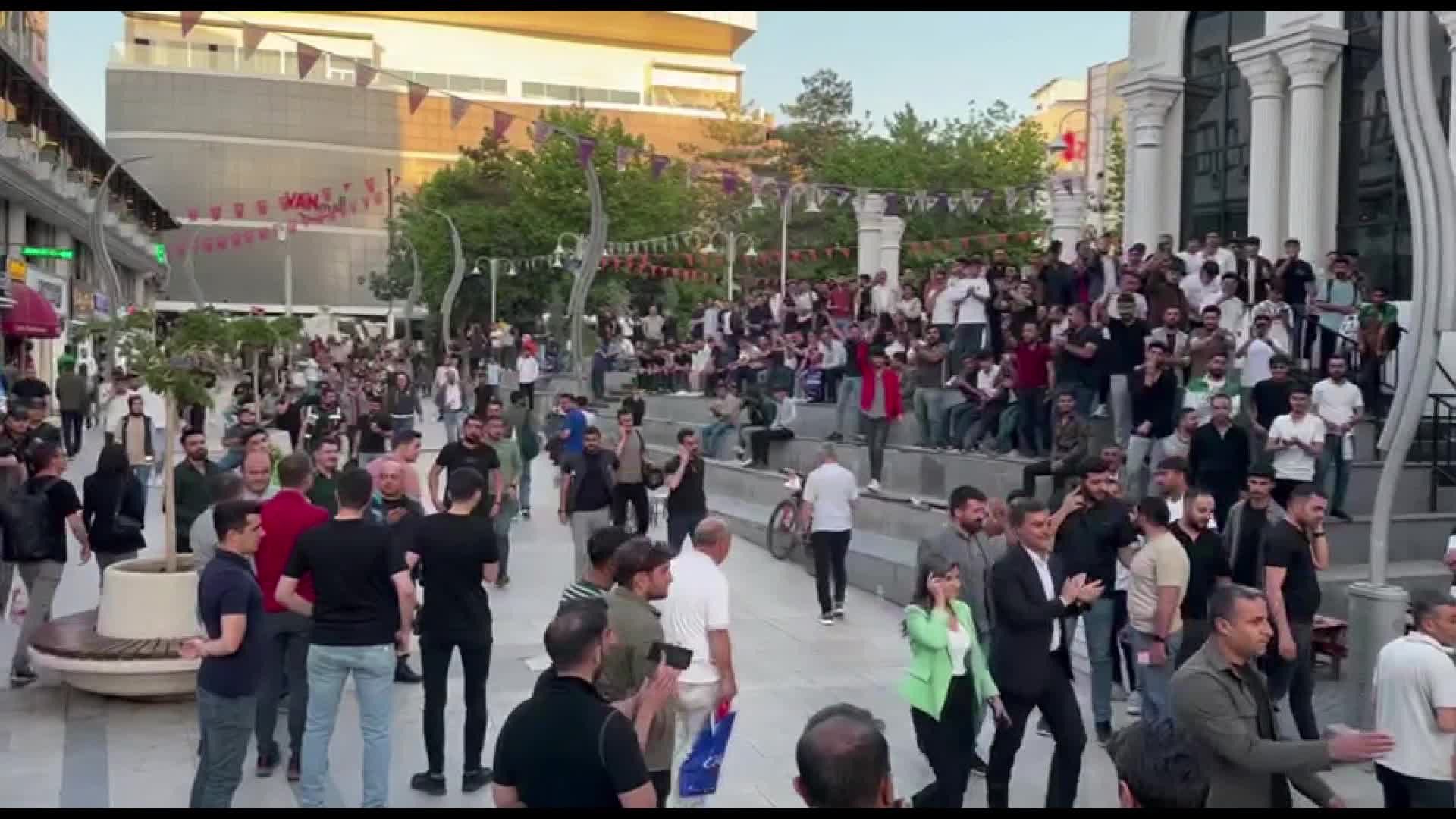 KESK Eş Genel Başkanı Karagöz: "Antalya'da Meclis seçiyor, Hakkari'de kayyum atanıyor"
