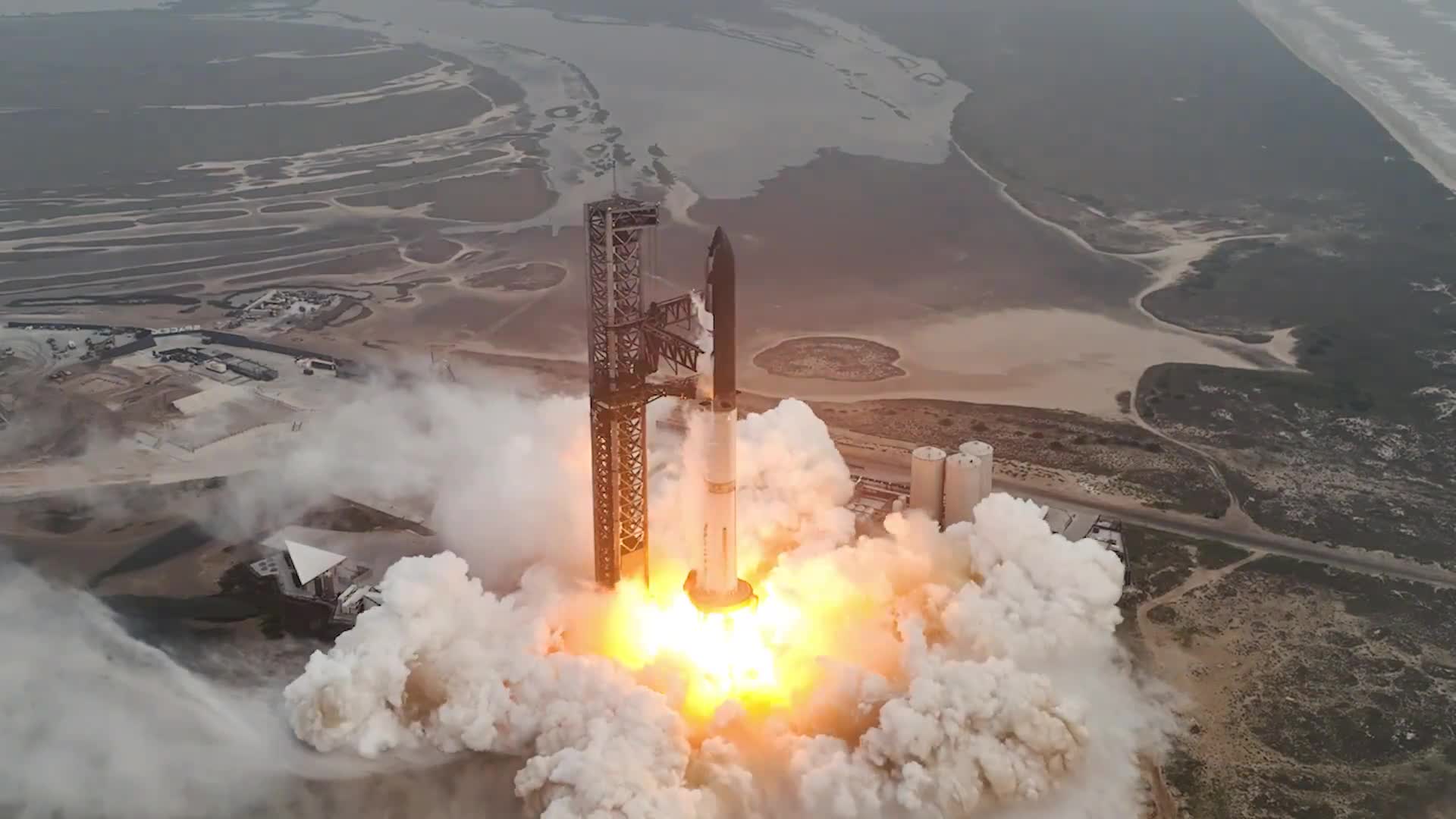 Musk'ın Starship roketi ilk kez başarılı bir şekilde Dünya'ya döndü
