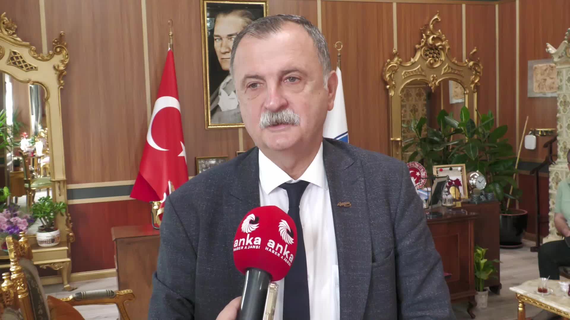 Yunusemre Belediye Başkanı Balaban: "Tasarruf genelgesinin inandırıcı ve samimi olması için önce bu tasarrufun saraydan başlaması gerektiğine inanıyorum"