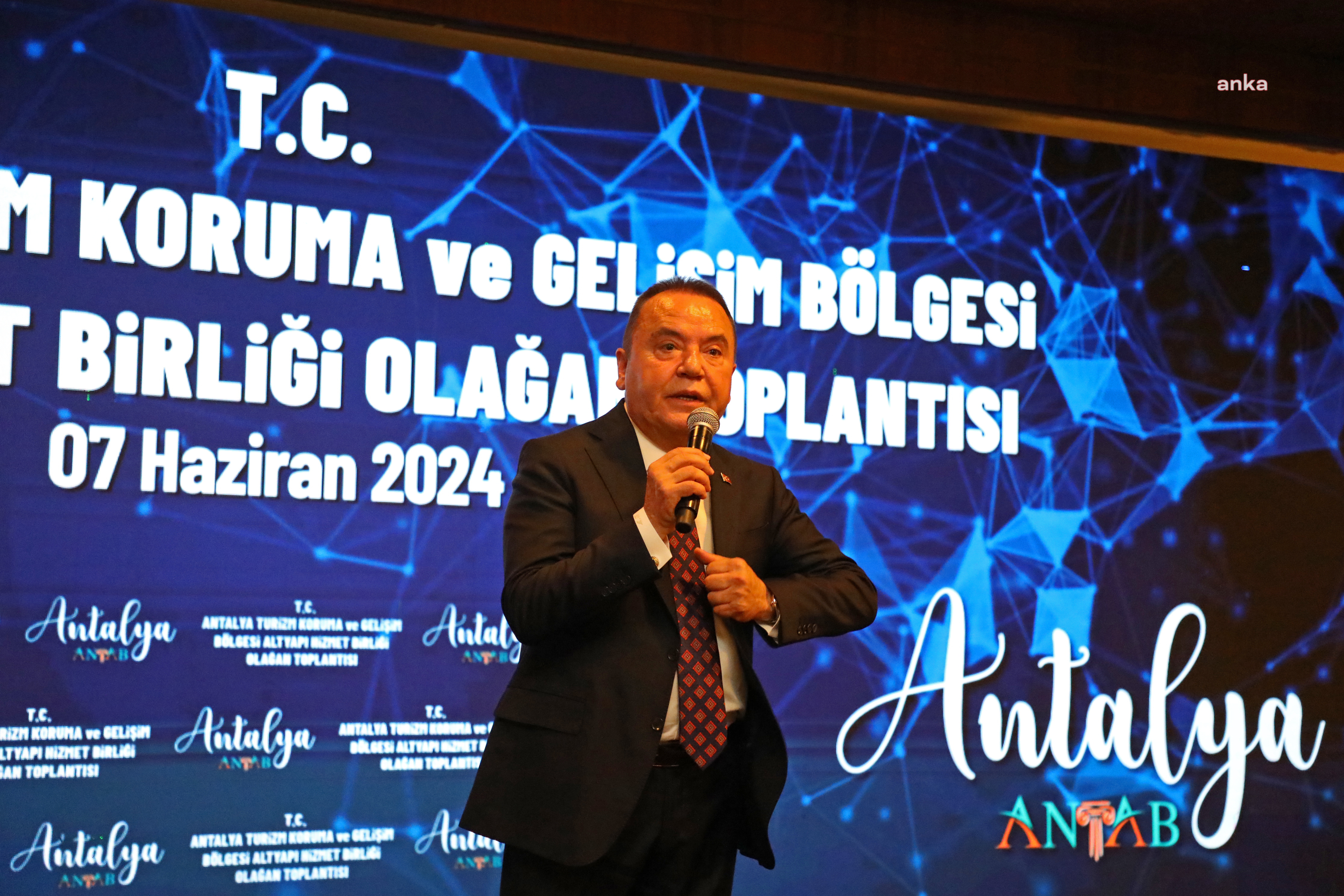 Antalya Büyükşehir Belediye Başkanı Muhittin Böcek, ANTAB başkanlığına seçildi