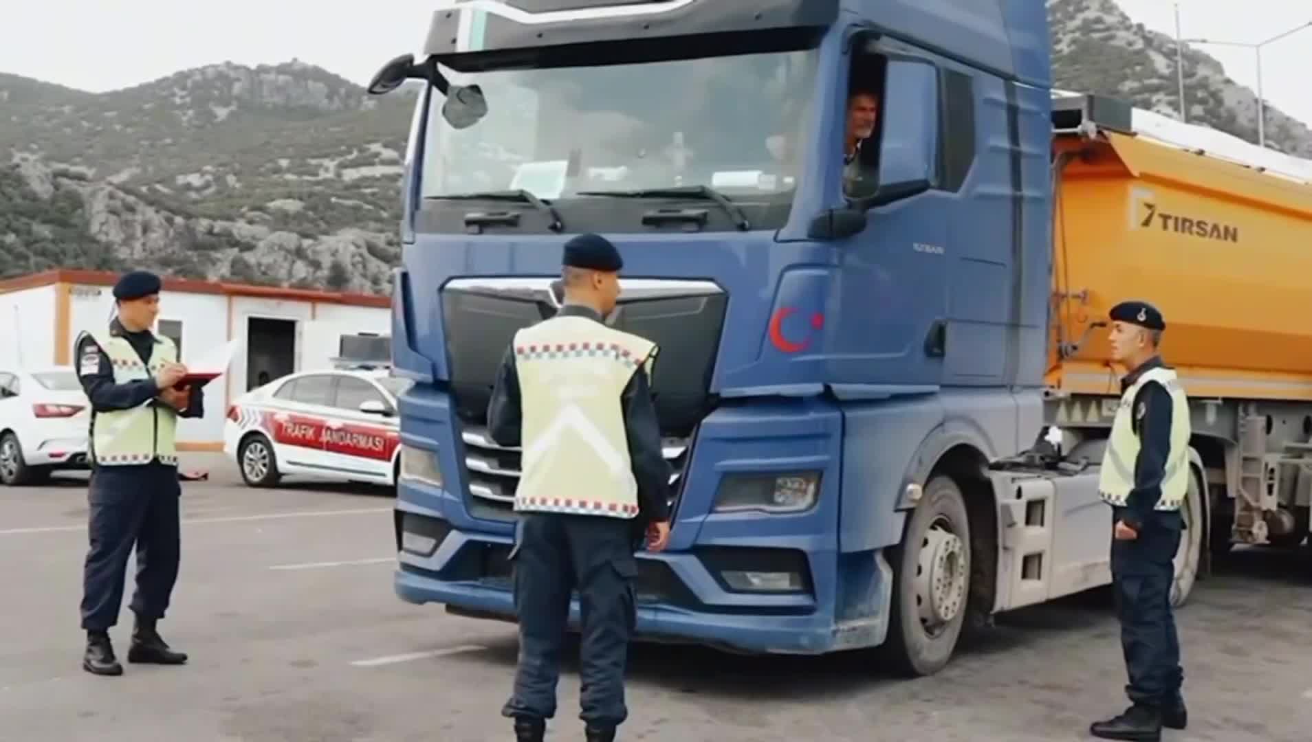 Bakan Yerlikaya: "30 Mayıs-6 Haziran 2024 tarihleri arasında 2 milyon 540  bin 665 araç denetlendi"