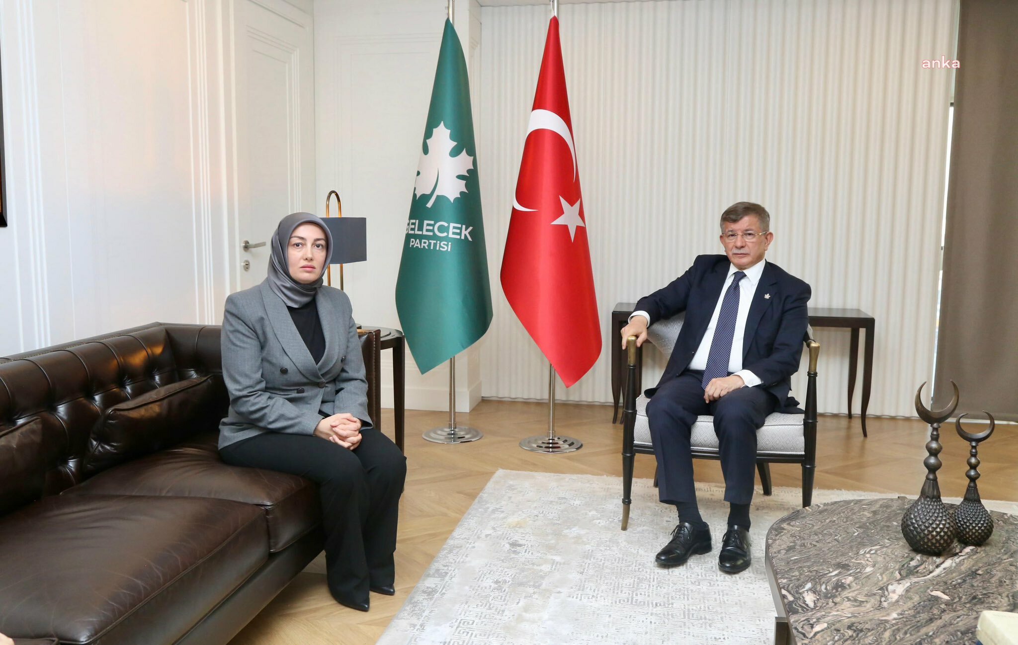 Ayşe Ateş, Ahmet Davutoğlu’nu ziyaret etti