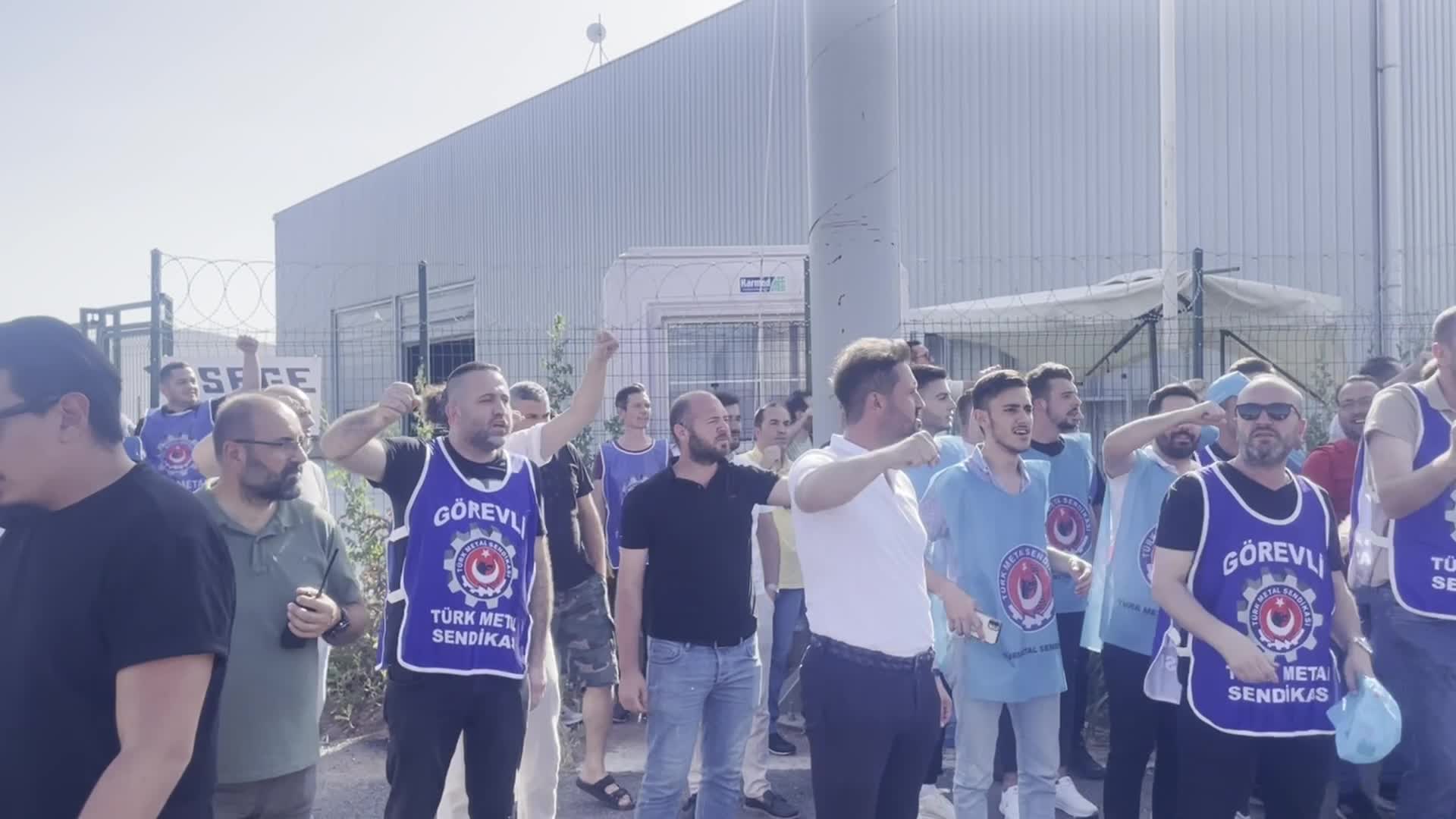Bursa’da Türk Metal’e üye SEGE koltuk işçileri işten çıkarıldı