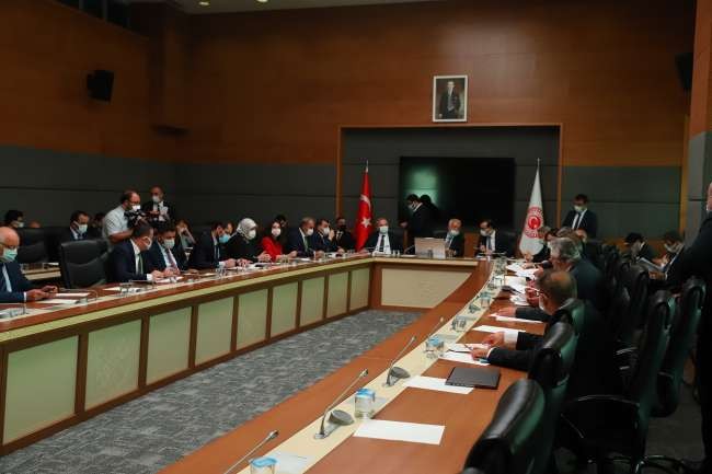 CHP, AKP'NİN GETİRDİĞİ ENERJİ TEKLİFİNE TEPKİLİ: DENETİMLER ARTIK KAĞIT ÜZERİNDE BİLE YAPILMAYACAK