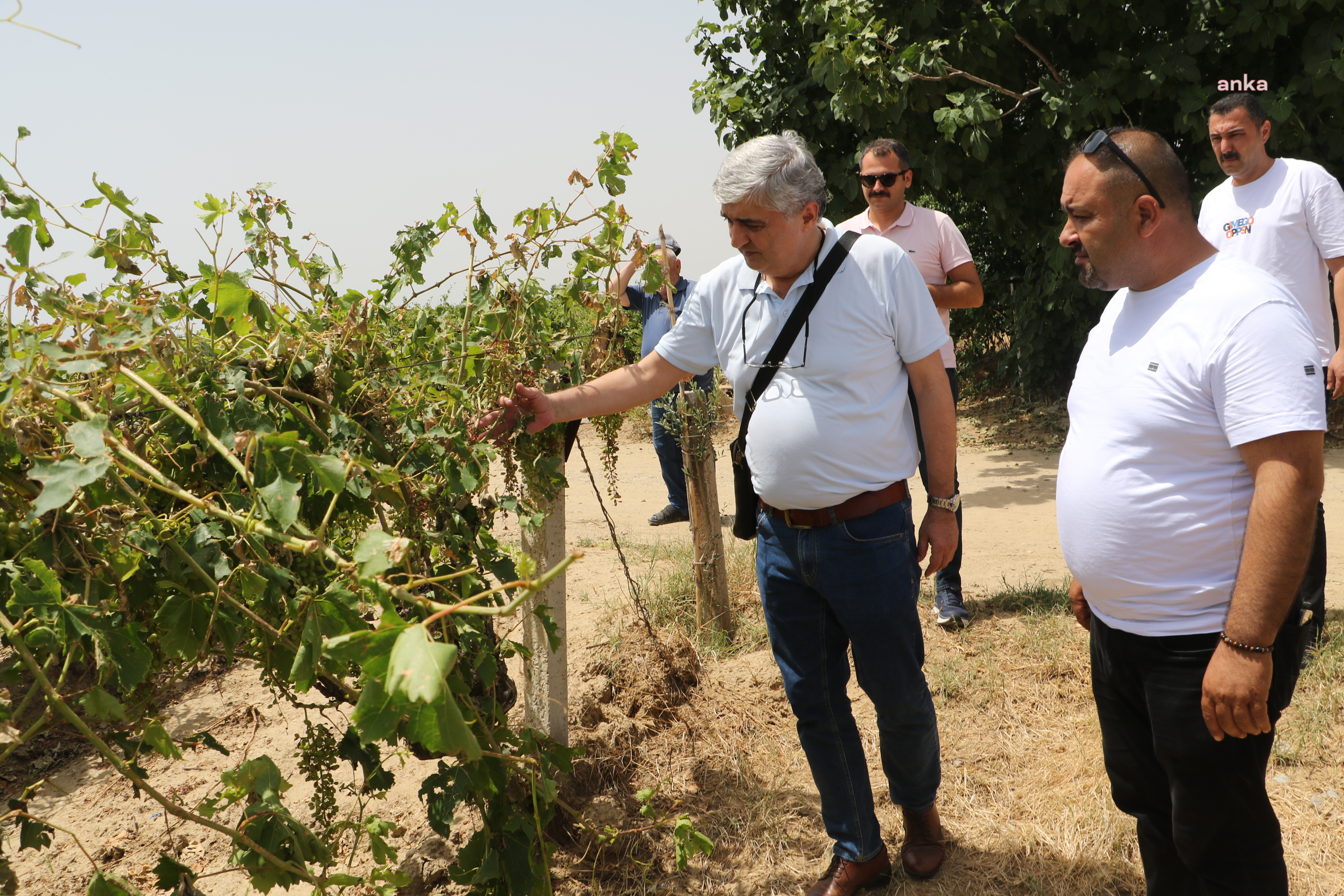Manisa Büyükşehir Belediyesi ekiplerinden Alaşehir’de afetten etkilenen vatandaşlara ziyaret